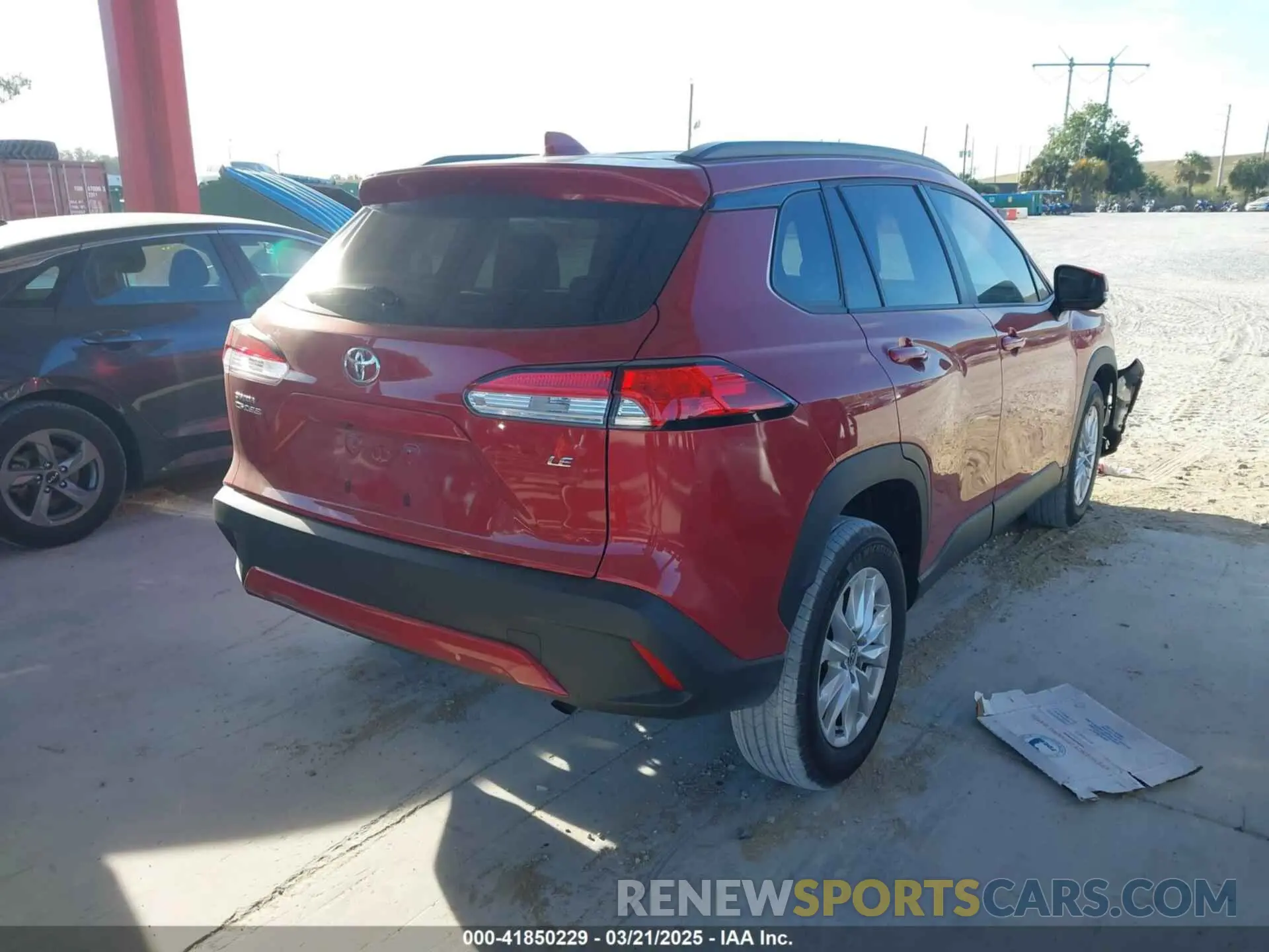 4 fotografías del automóvil dañado 7MUCAAAG1PV046560 TOYOTA COROLLA CROSS 2023