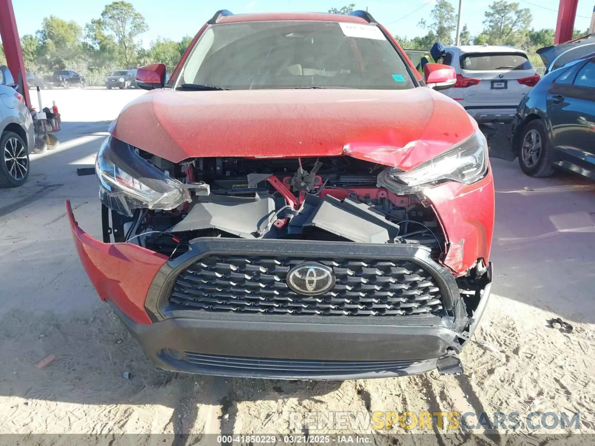 6 fotografías del automóvil dañado 7MUCAAAG1PV046560 TOYOTA COROLLA CROSS 2023