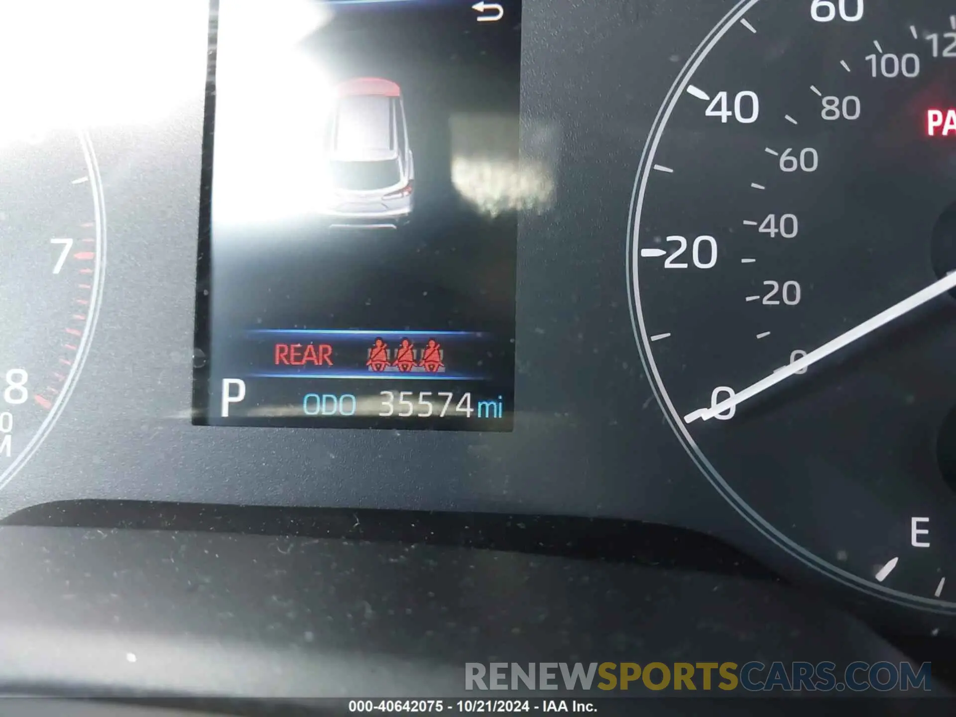 16 fotografías del automóvil dañado 7MUCAAAG3PV040131 TOYOTA COROLLA CROSS 2023