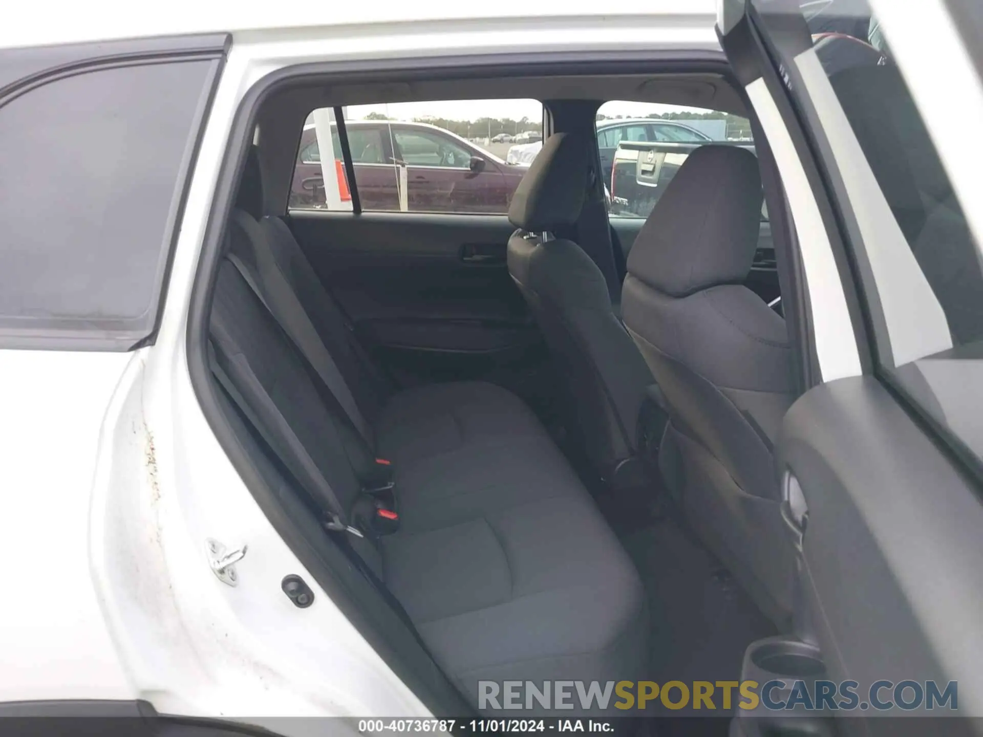 8 fotografías del automóvil dañado 7MUCAAAG4PV042440 TOYOTA COROLLA CROSS 2023