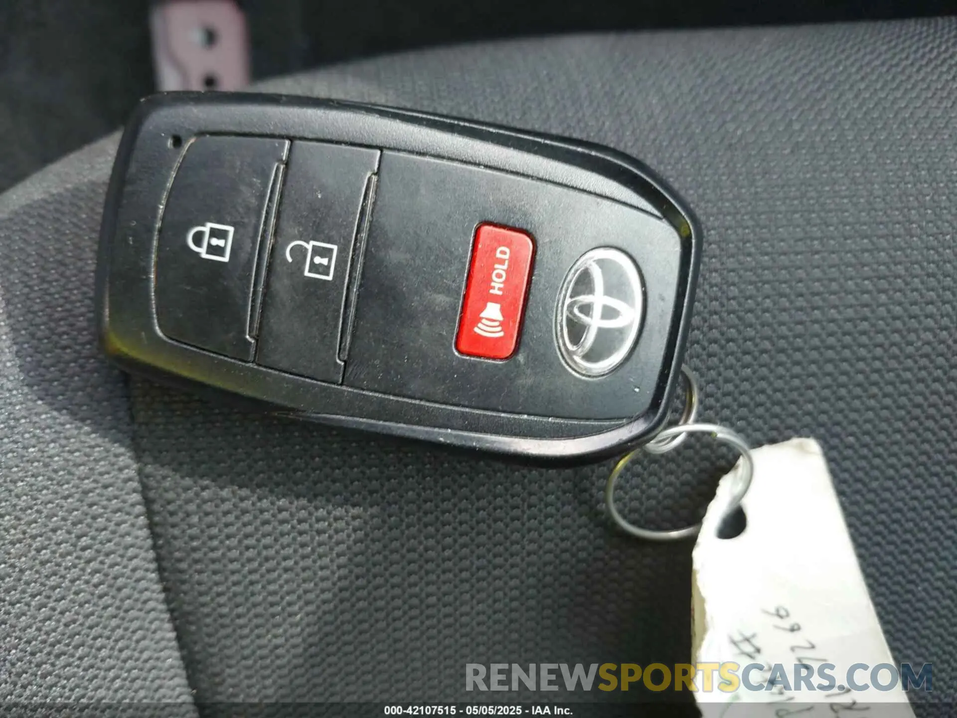 11 fotografías del automóvil dañado 7MUCAAAG4PV047301 TOYOTA COROLLA CROSS 2023