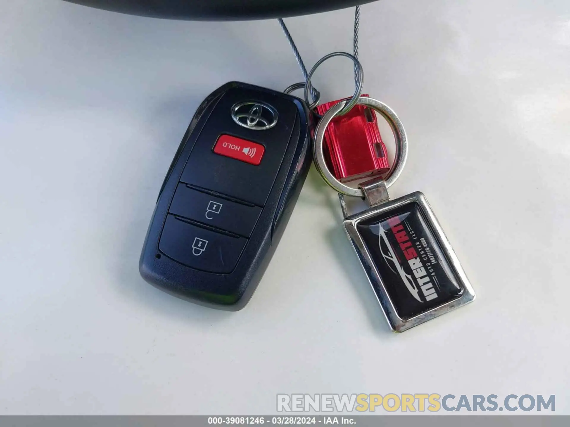 11 fotografías del automóvil dañado 7MUCAAAG4PV057973 TOYOTA COROLLA CROSS 2023