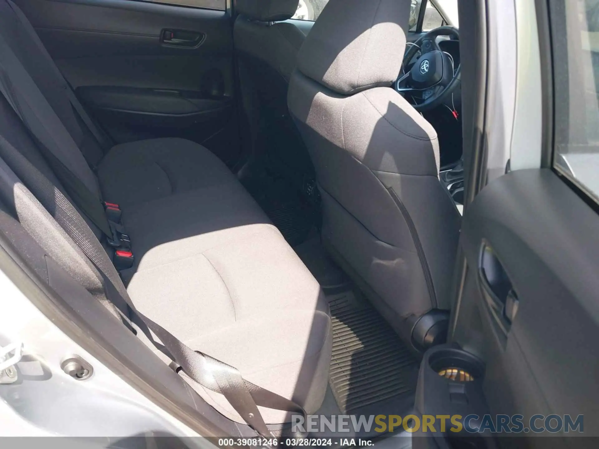 8 fotografías del automóvil dañado 7MUCAAAG4PV057973 TOYOTA COROLLA CROSS 2023