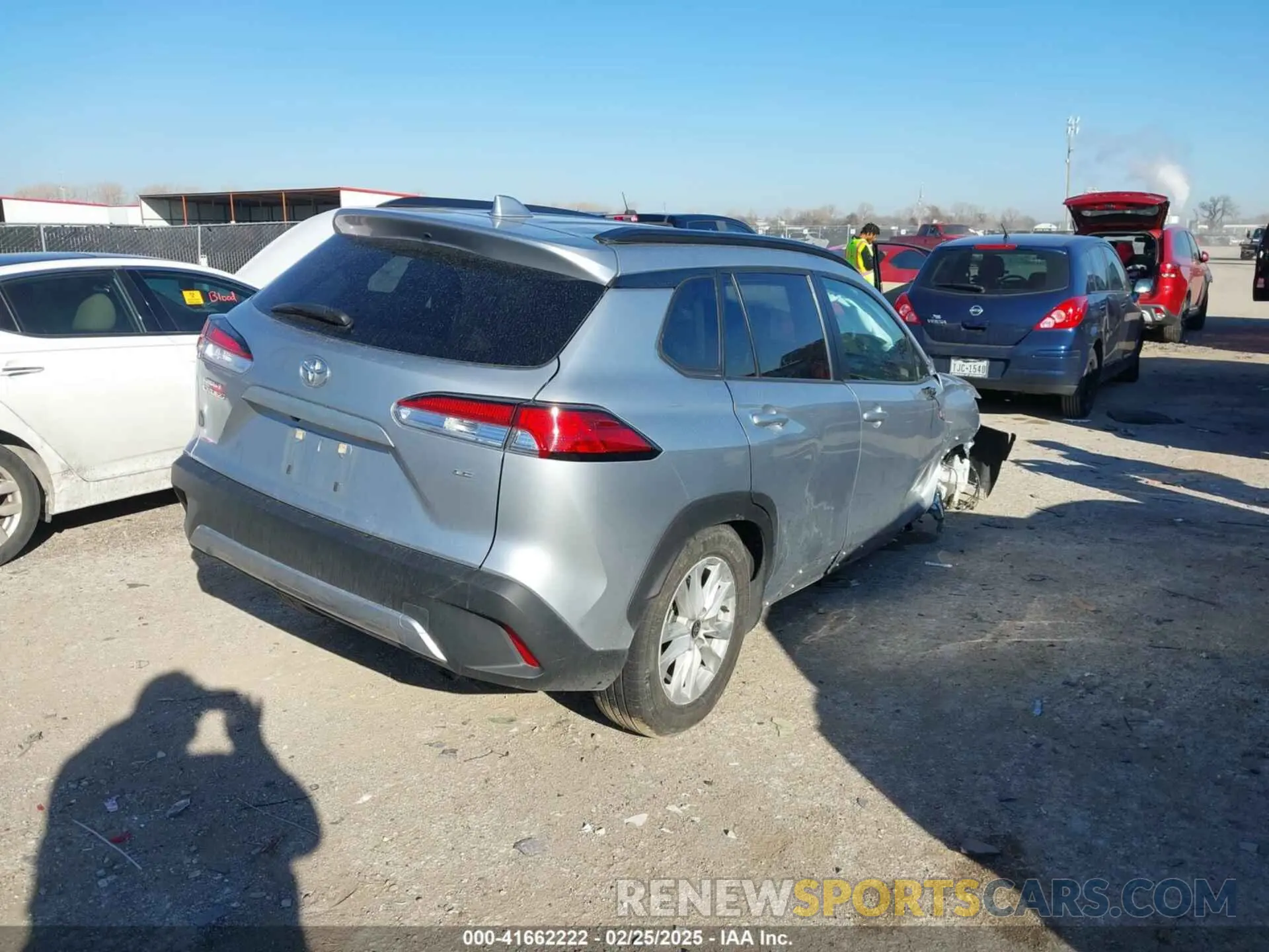 4 fotografías del automóvil dañado 7MUCAAAG5PV051857 TOYOTA COROLLA CROSS 2023