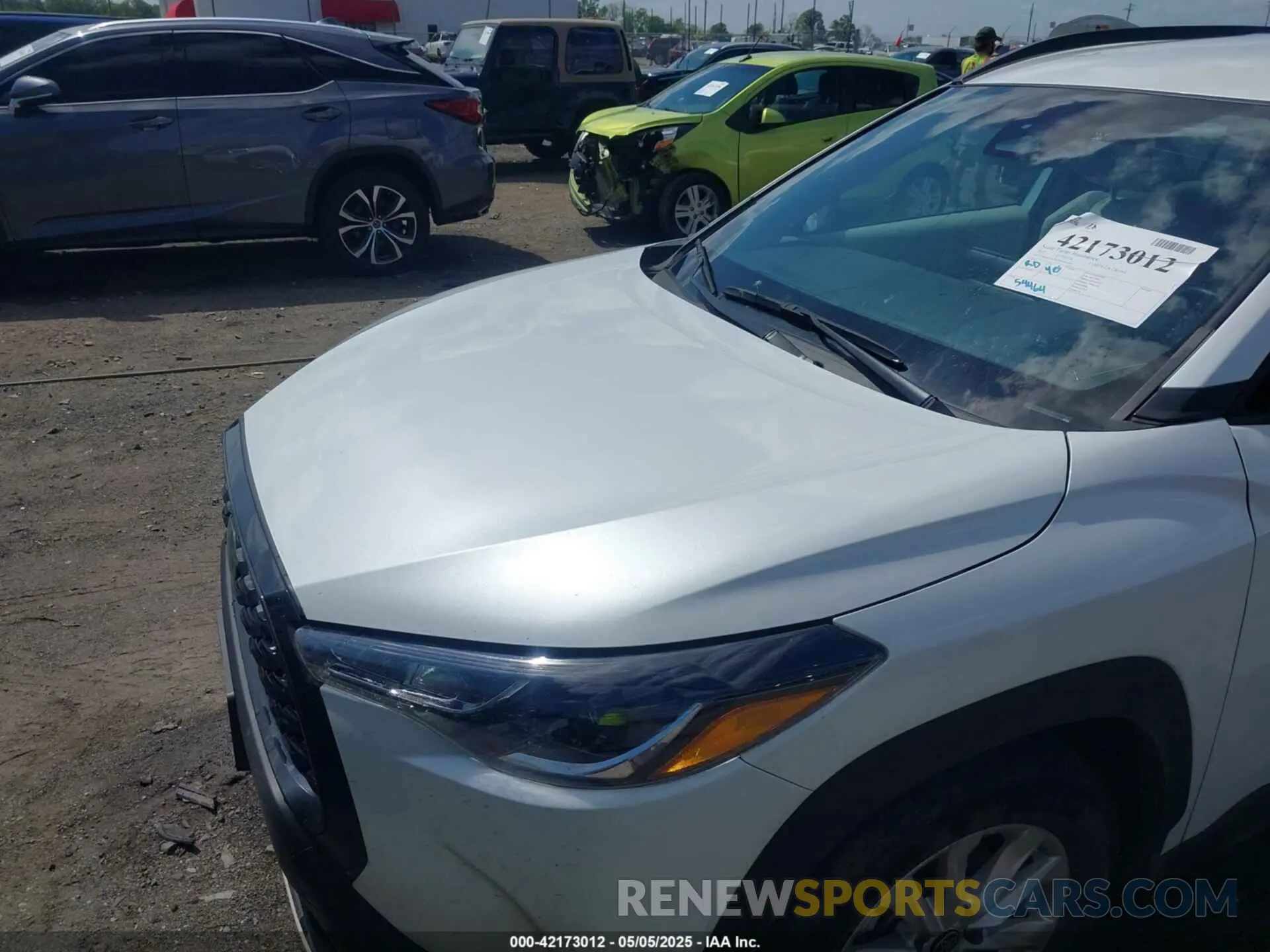 6 fotografías del automóvil dañado 7MUCAAAG5PV061045 TOYOTA COROLLA CROSS 2023