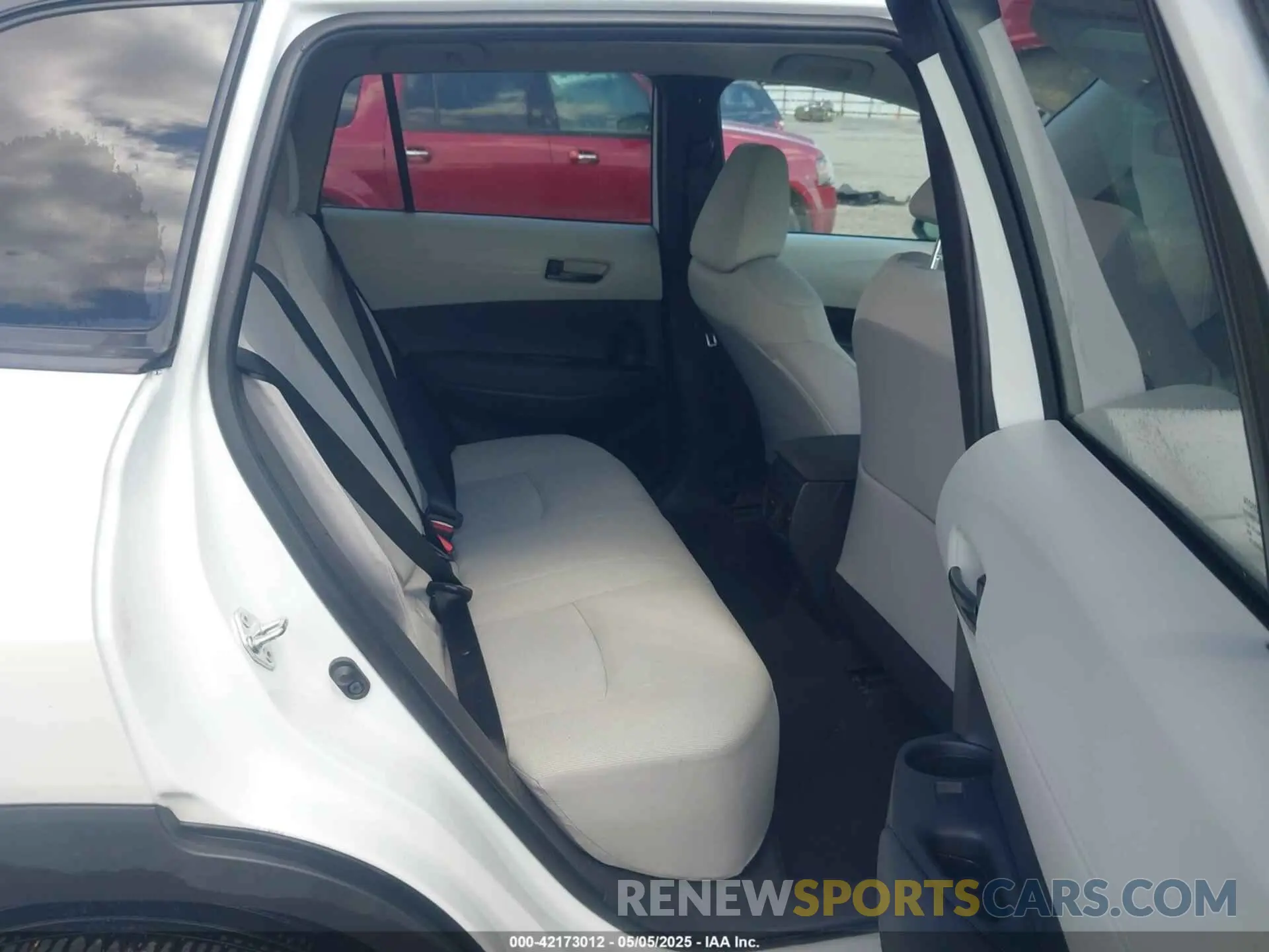 8 fotografías del automóvil dañado 7MUCAAAG5PV061045 TOYOTA COROLLA CROSS 2023
