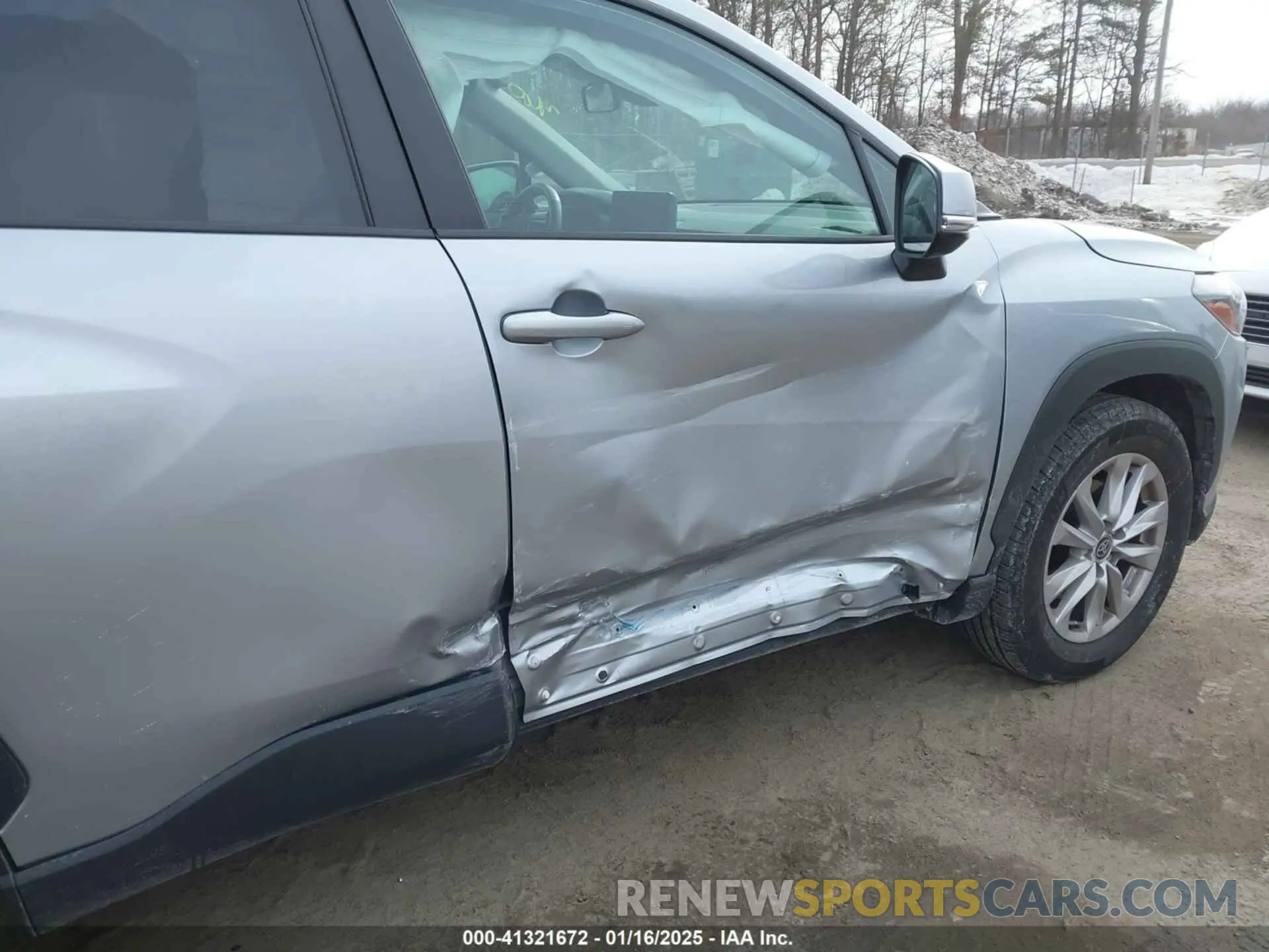 6 fotografías del automóvil dañado 7MUCAAAG6PV056131 TOYOTA COROLLA CROSS 2023