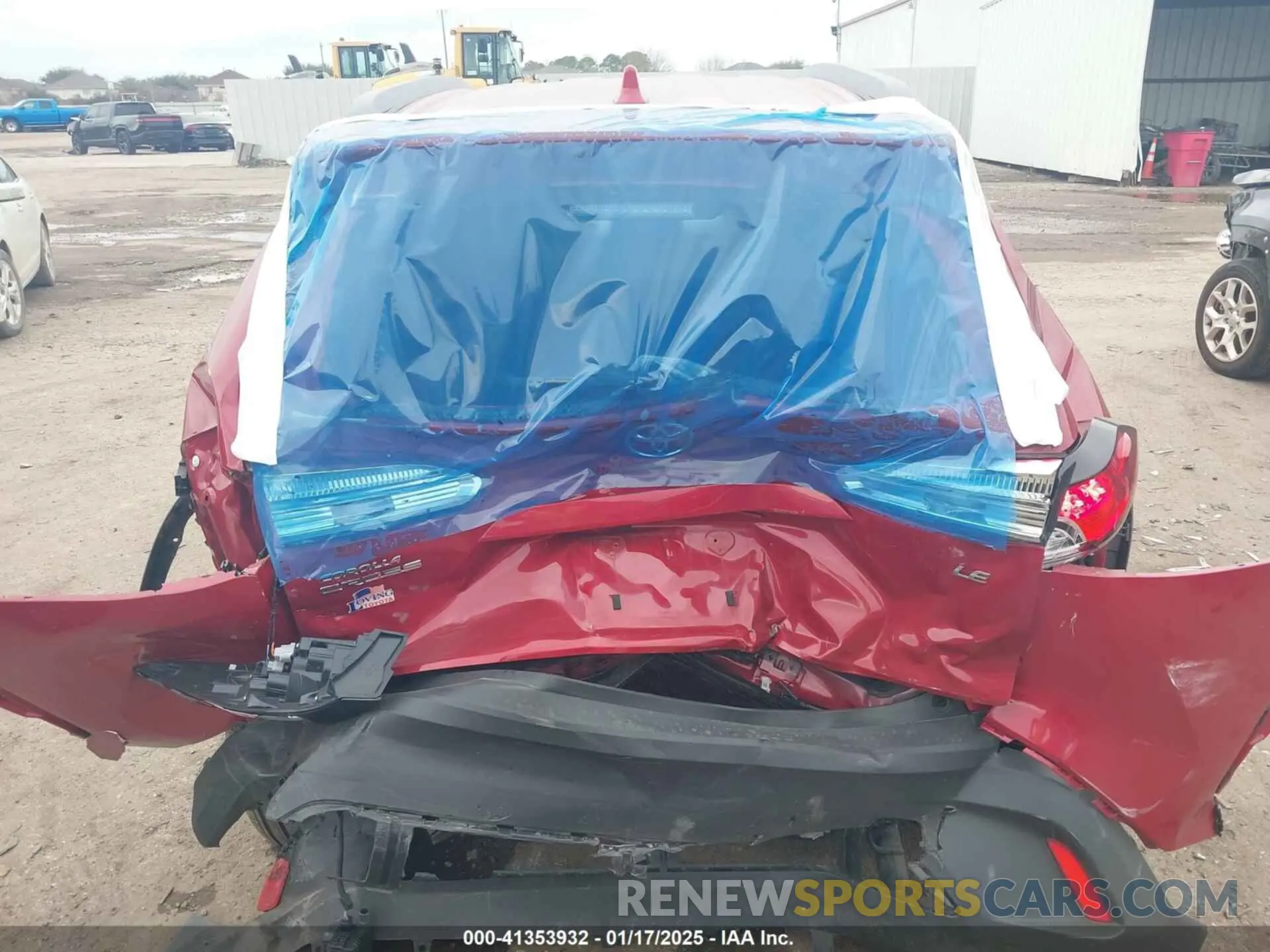 17 fotografías del automóvil dañado 7MUCAAAG9PV061534 TOYOTA COROLLA CROSS 2023