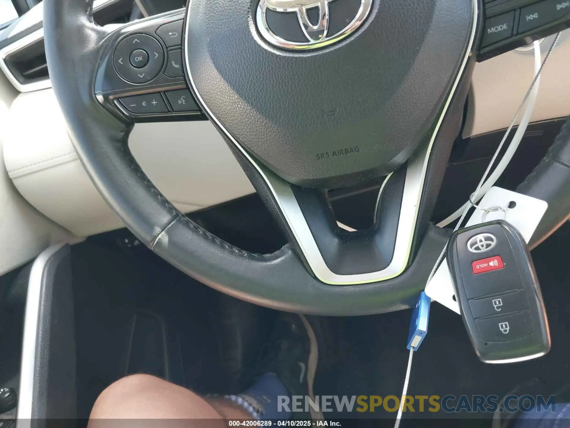 11 fotografías del automóvil dañado 7MUCAAAGXPV045651 TOYOTA COROLLA CROSS 2023