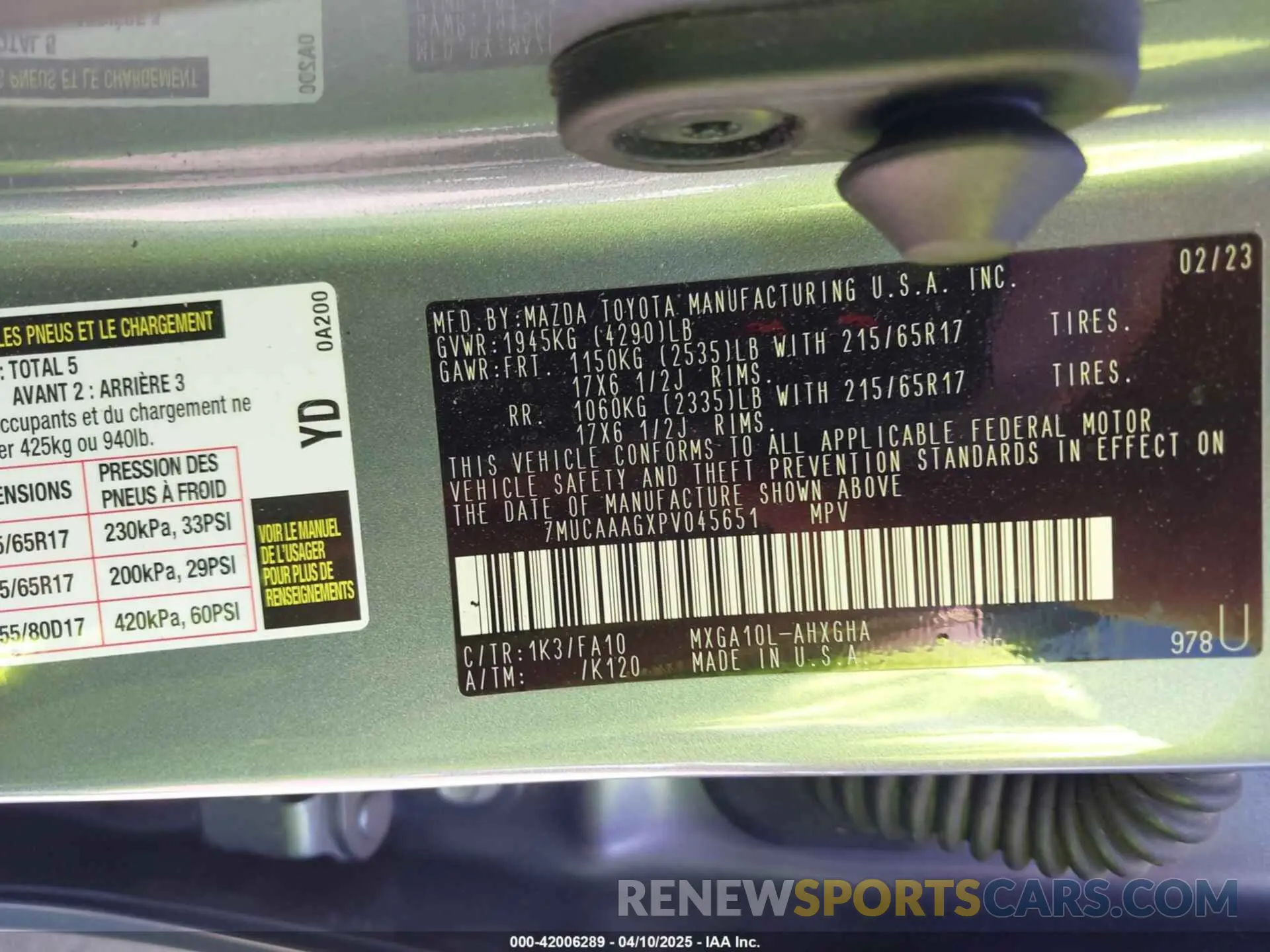 9 fotografías del automóvil dañado 7MUCAAAGXPV045651 TOYOTA COROLLA CROSS 2023