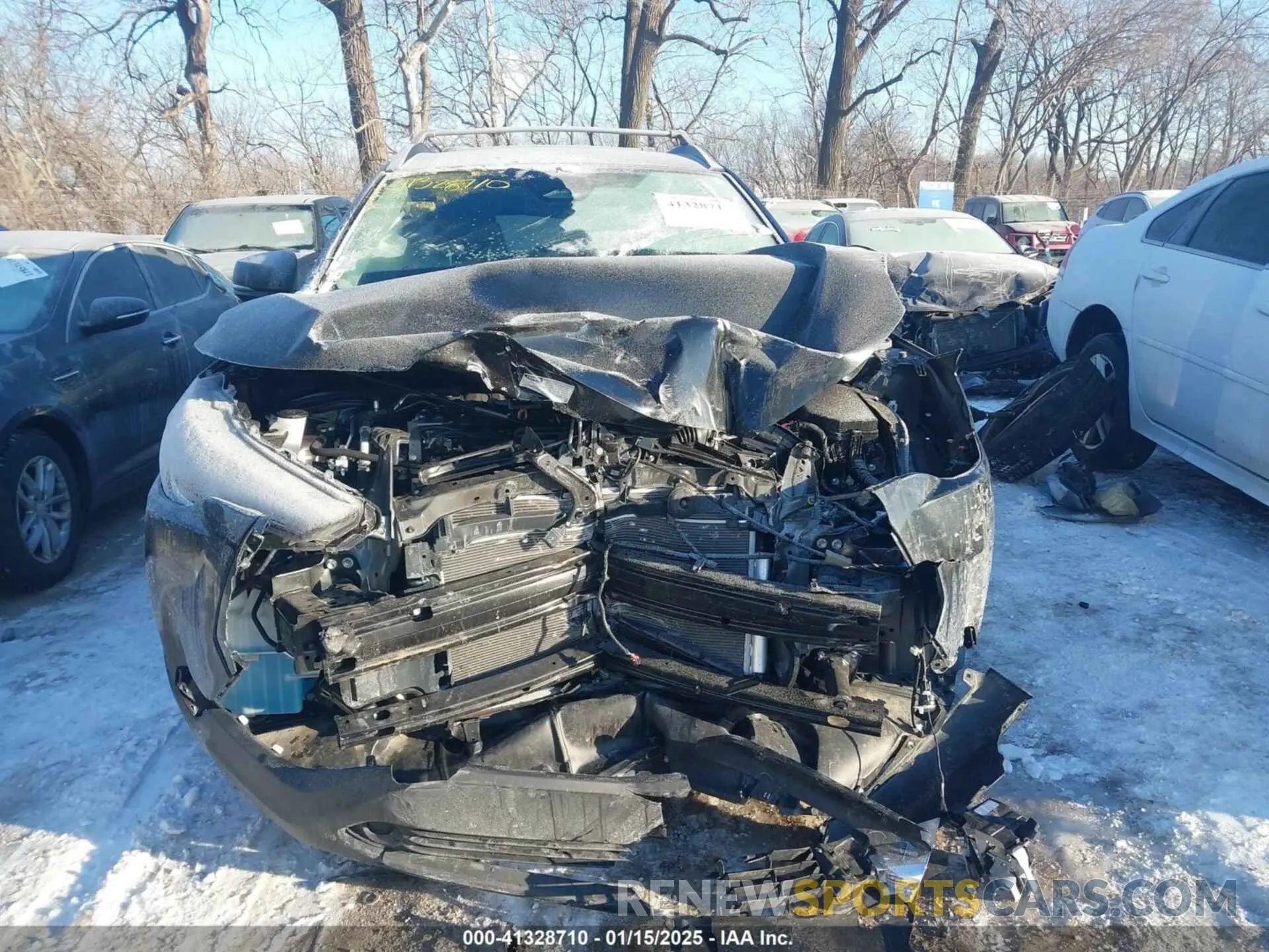 13 fotografías del automóvil dañado 7MUCAAAGXPV072025 TOYOTA COROLLA CROSS 2023