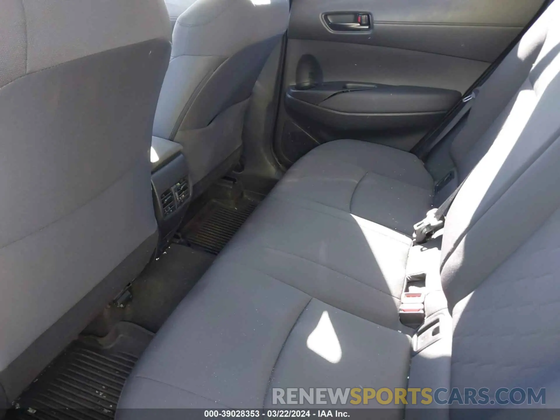 8 fotografías del automóvil dañado 7MUCAABG6PV065071 TOYOTA COROLLA CROSS 2023