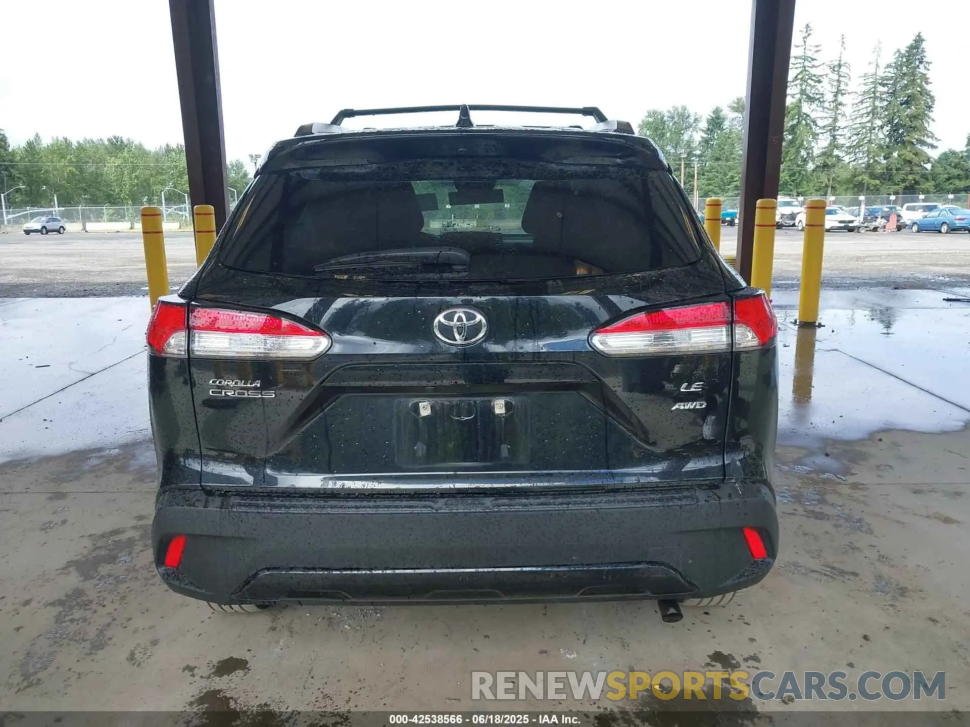 16 fotografías del automóvil dañado 7MUCAABG9PV051438 TOYOTA COROLLA CROSS 2023
