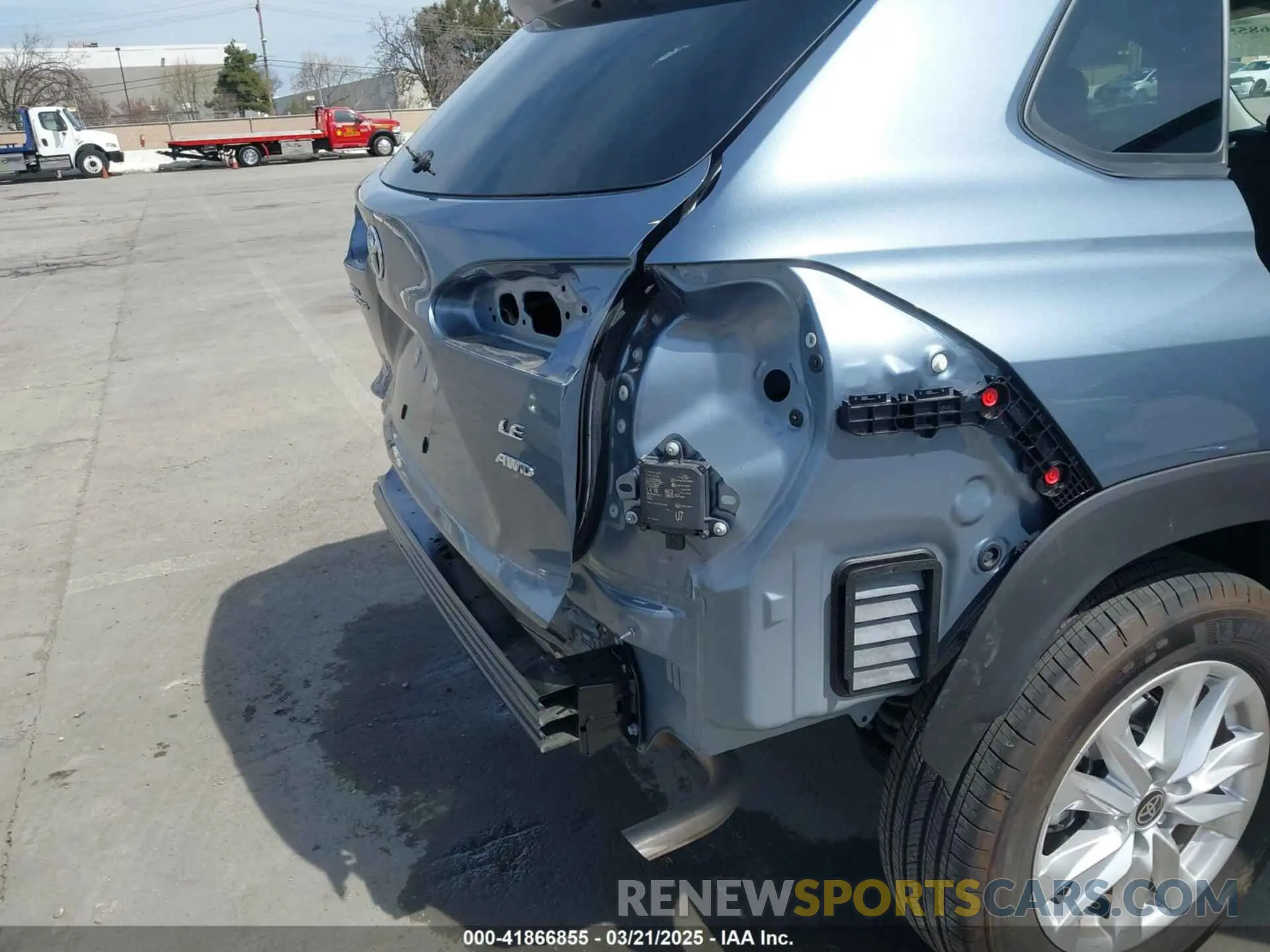 19 fotografías del automóvil dañado 7MUCAABGXPV067504 TOYOTA COROLLA CROSS 2023
