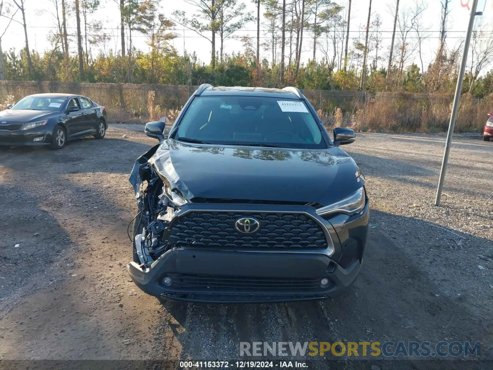 12 fotografías del automóvil dañado 7MUDAAAG0PV068103 TOYOTA COROLLA CROSS 2023
