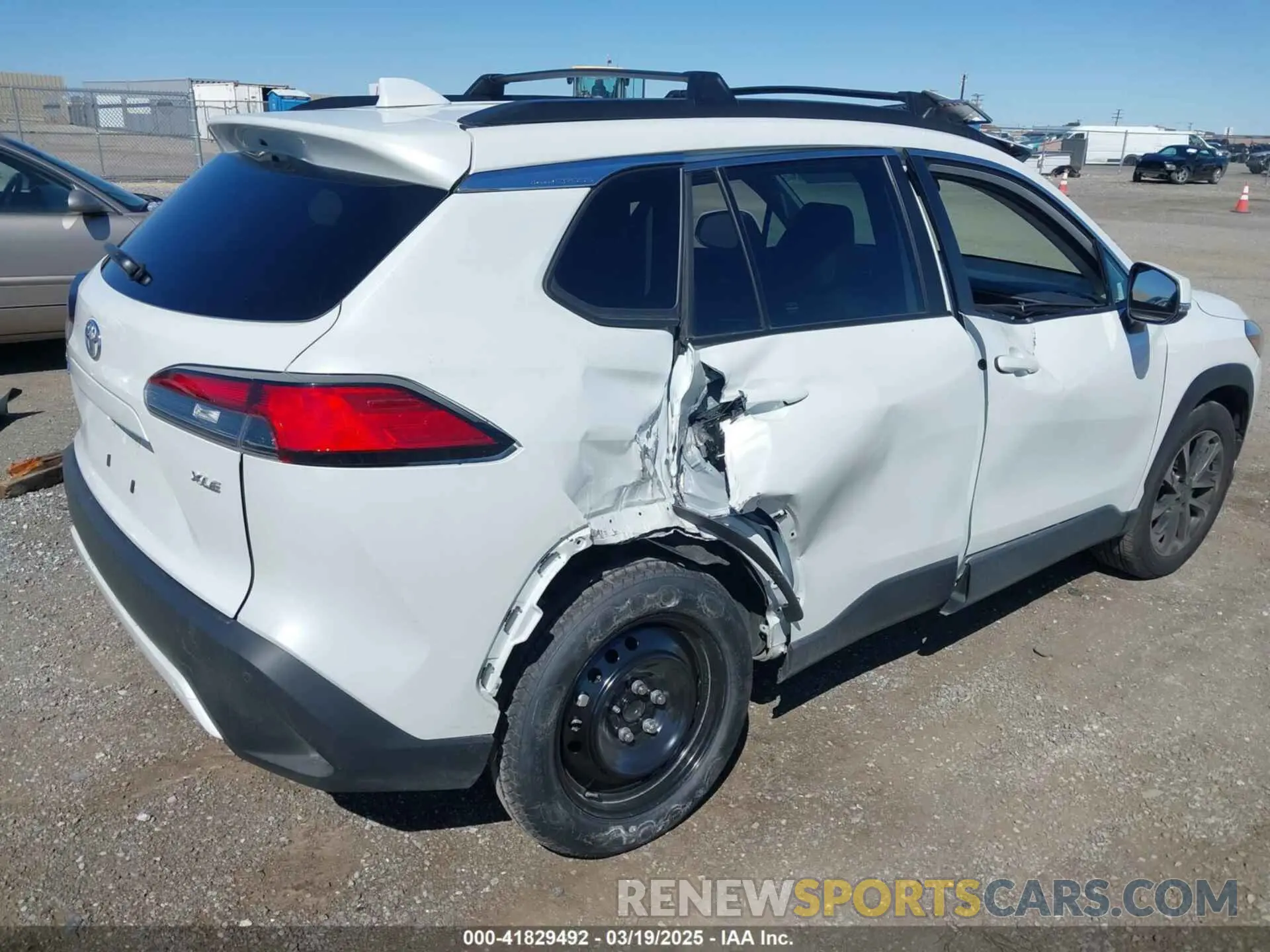 4 fotografías del automóvil dañado 7MUDAAAG2PV067812 TOYOTA COROLLA CROSS 2023
