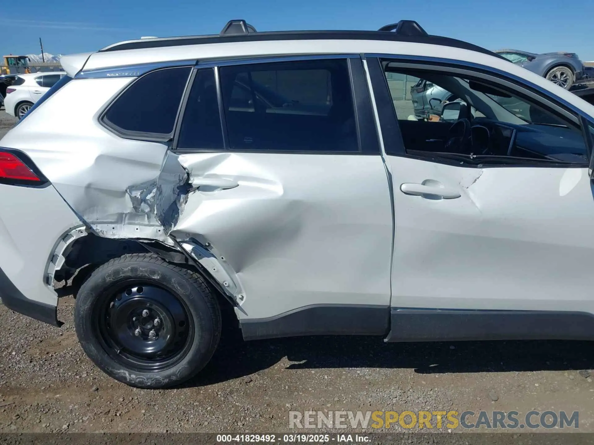 6 fotografías del automóvil dañado 7MUDAAAG2PV067812 TOYOTA COROLLA CROSS 2023