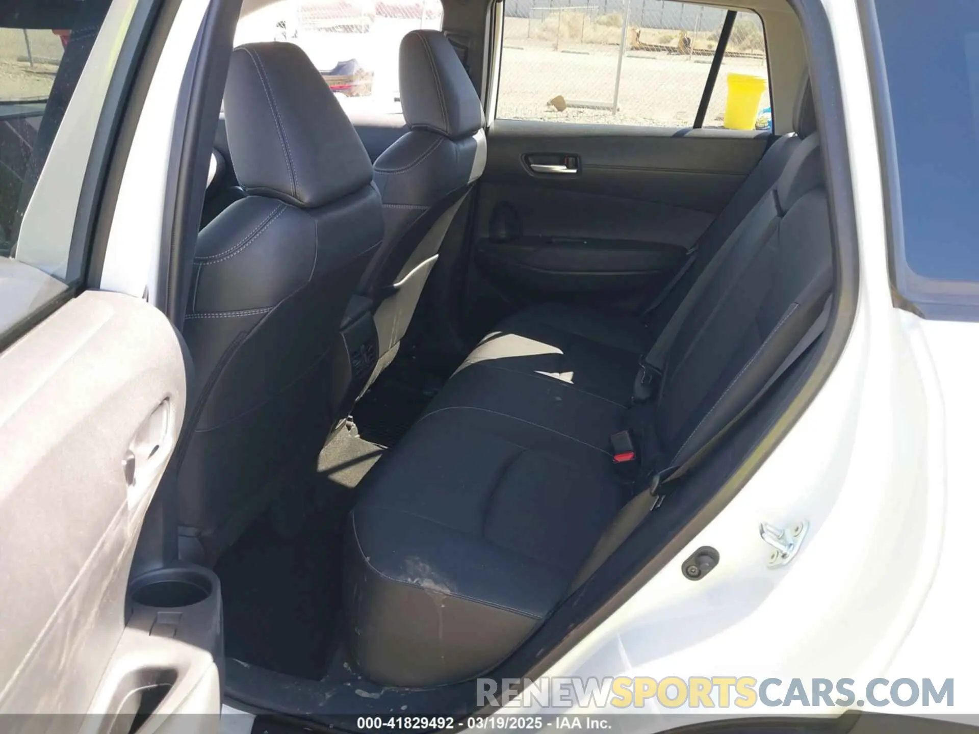8 fotografías del automóvil dañado 7MUDAAAG2PV067812 TOYOTA COROLLA CROSS 2023