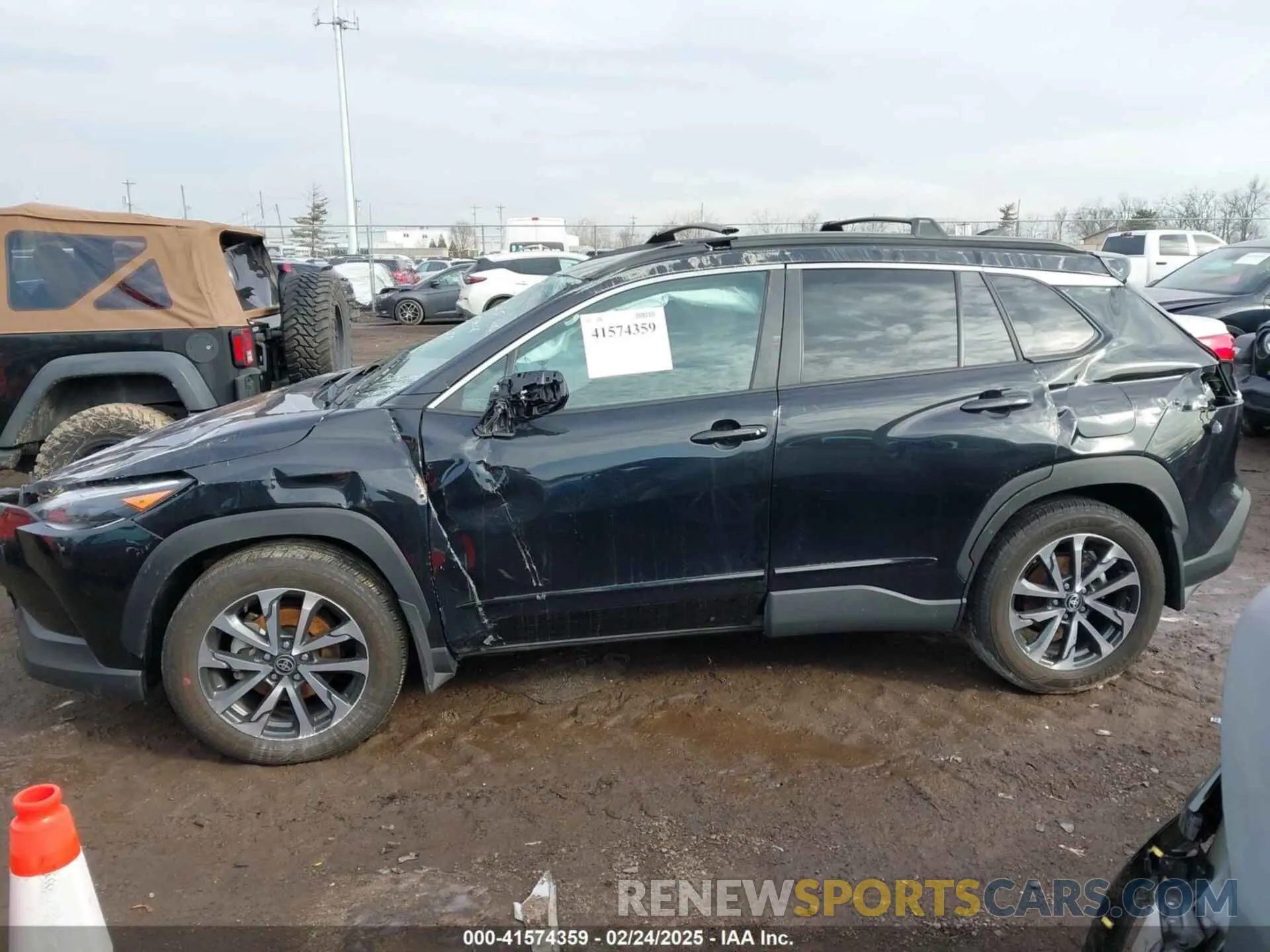 15 fotografías del automóvil dañado 7MUDAAAG5PV069831 TOYOTA COROLLA CROSS 2023