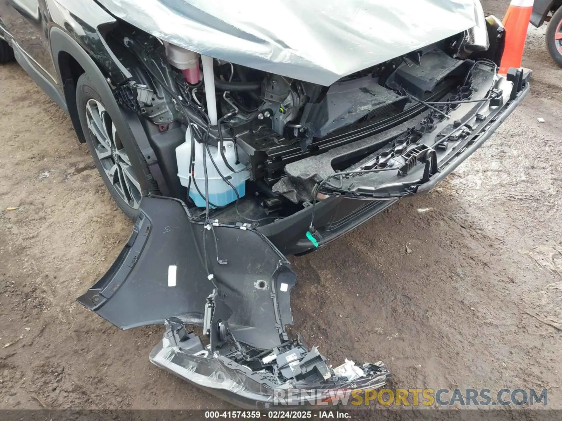 19 fotografías del automóvil dañado 7MUDAAAG5PV069831 TOYOTA COROLLA CROSS 2023