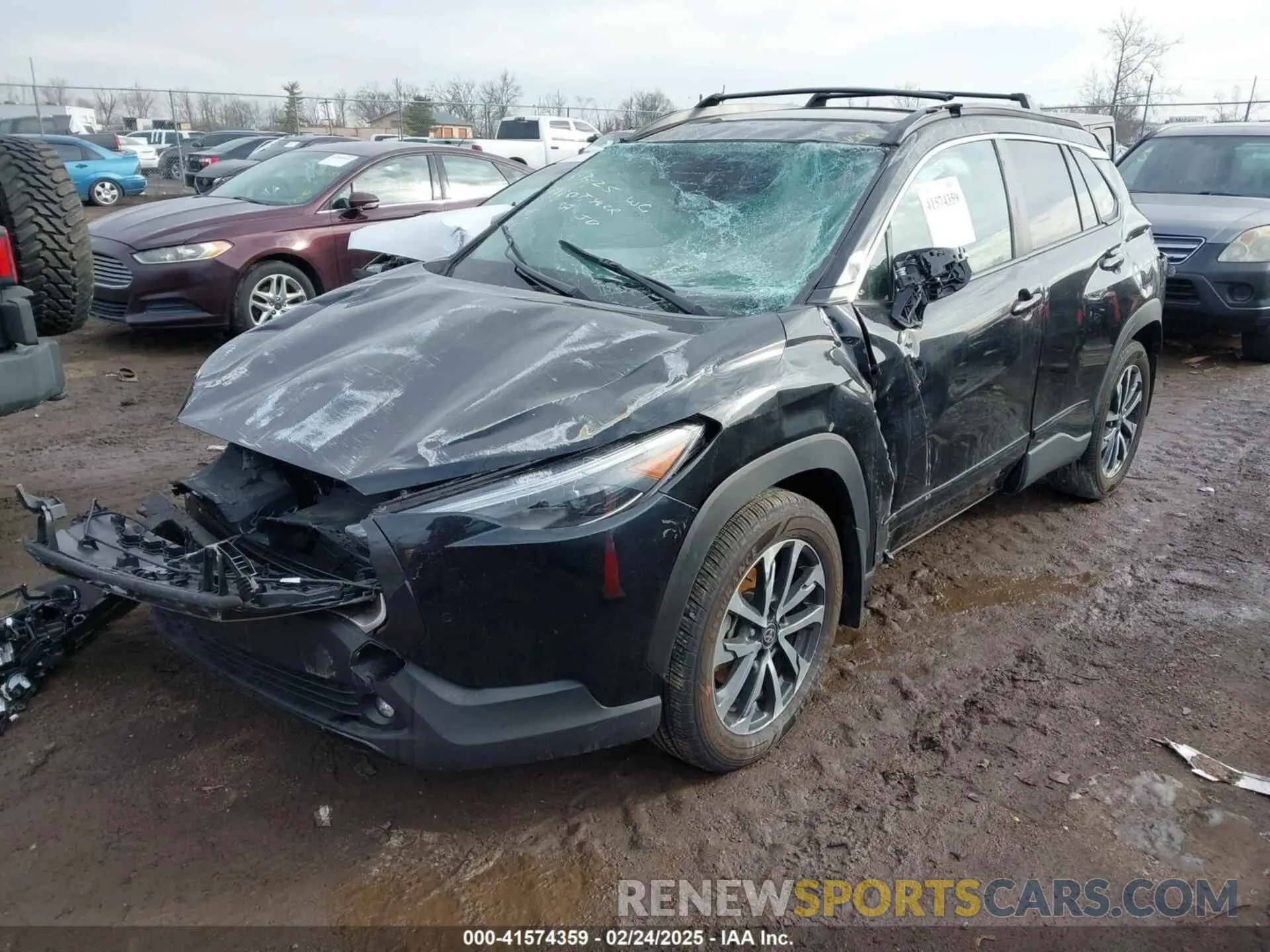 2 fotografías del automóvil dañado 7MUDAAAG5PV069831 TOYOTA COROLLA CROSS 2023
