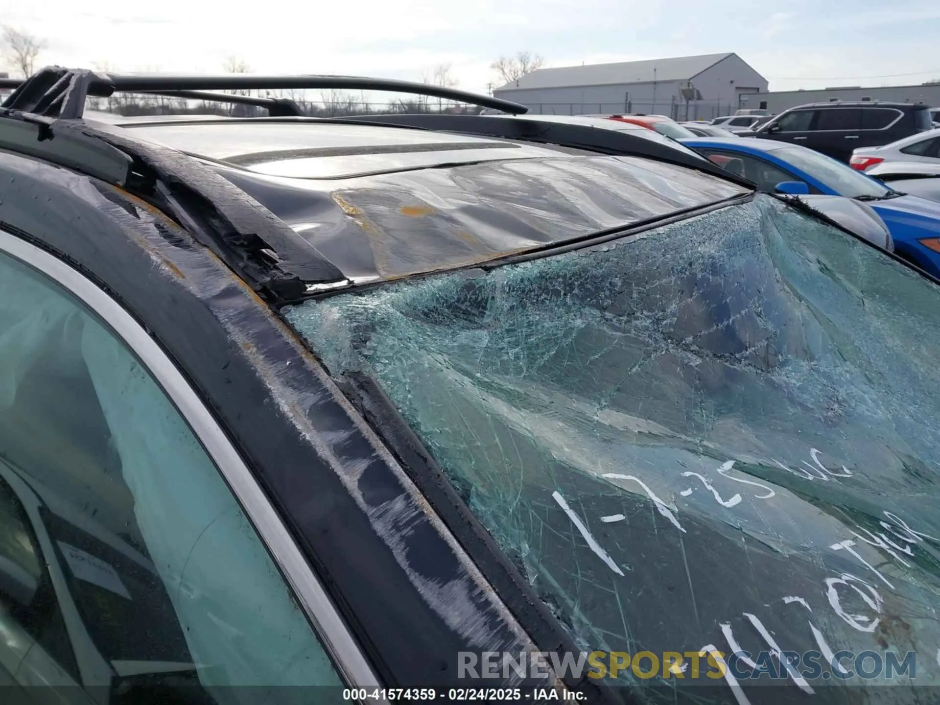 20 fotografías del automóvil dañado 7MUDAAAG5PV069831 TOYOTA COROLLA CROSS 2023