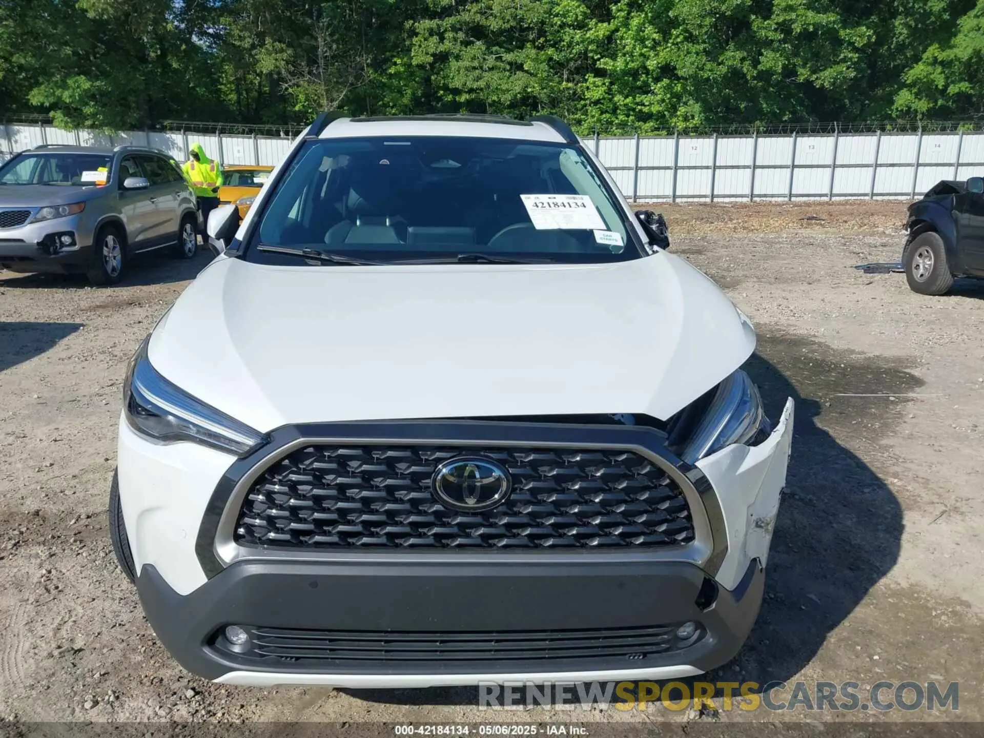 13 fotografías del automóvil dañado 7MUDAAAG7PV037902 TOYOTA COROLLA CROSS 2023