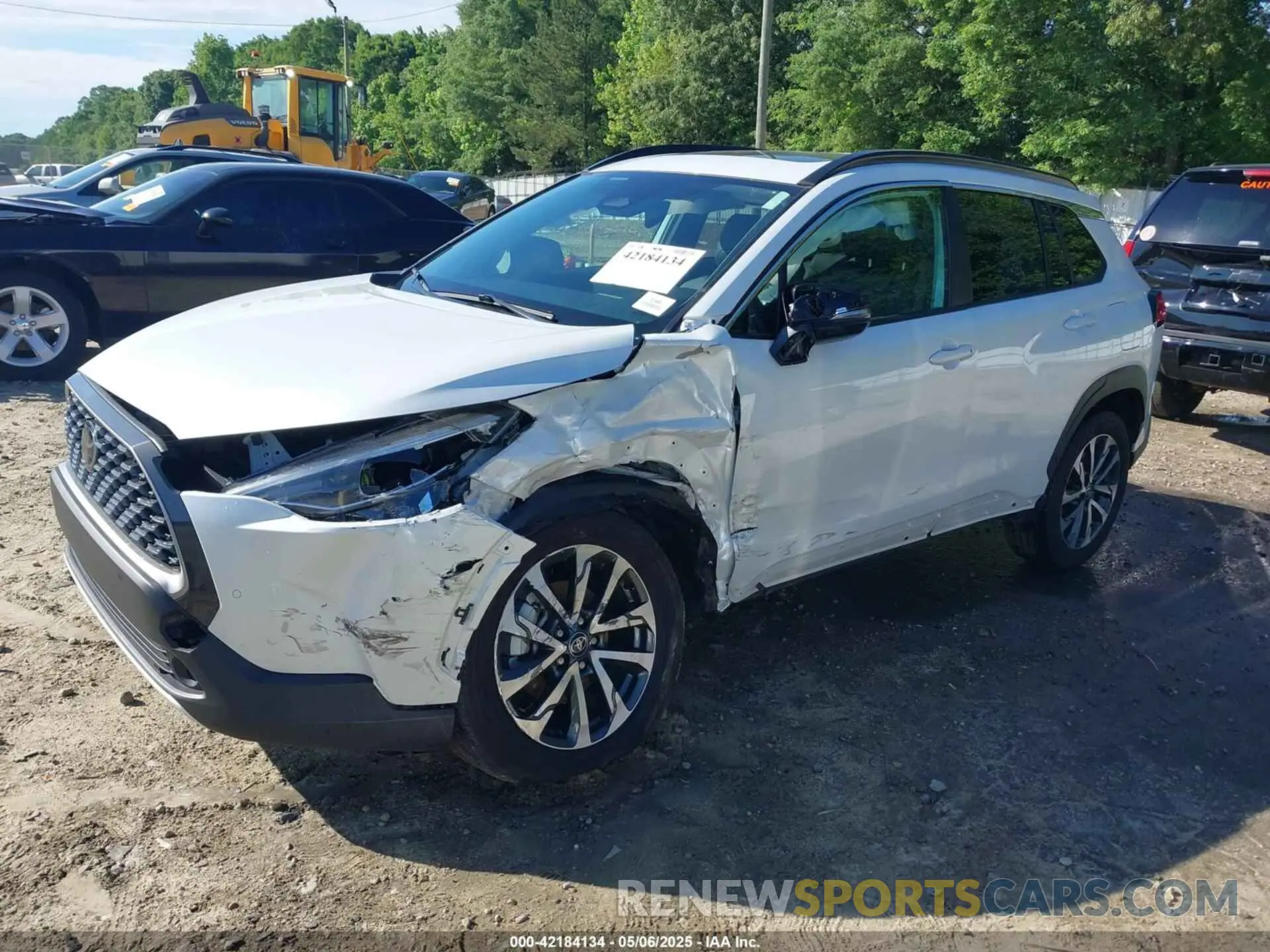 2 fotografías del automóvil dañado 7MUDAAAG7PV037902 TOYOTA COROLLA CROSS 2023