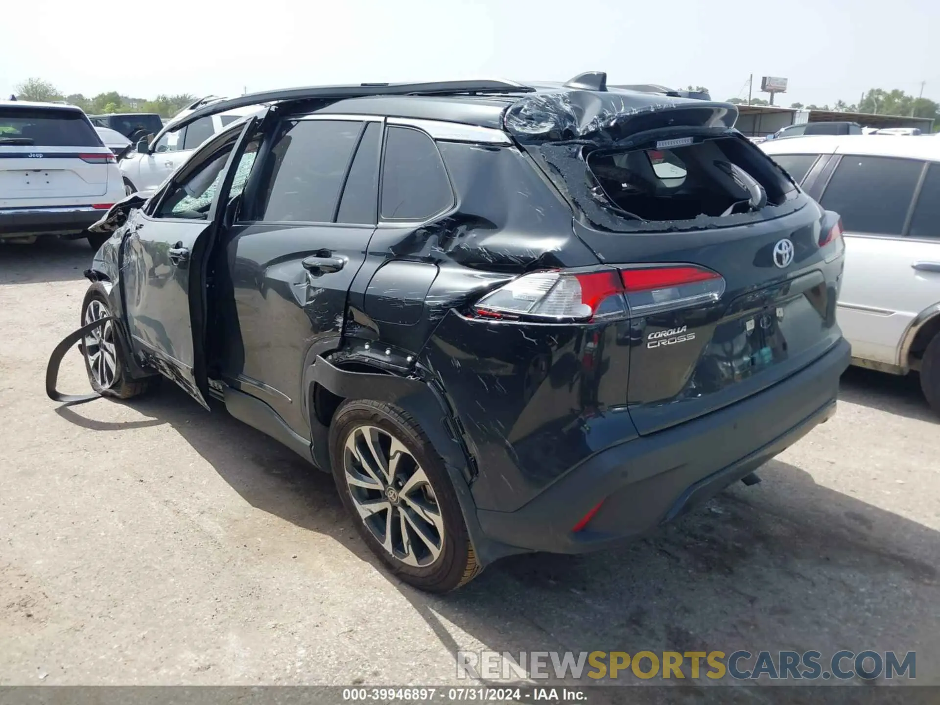 3 fotografías del automóvil dañado 7MUDAAAG7PV064050 TOYOTA COROLLA CROSS 2023