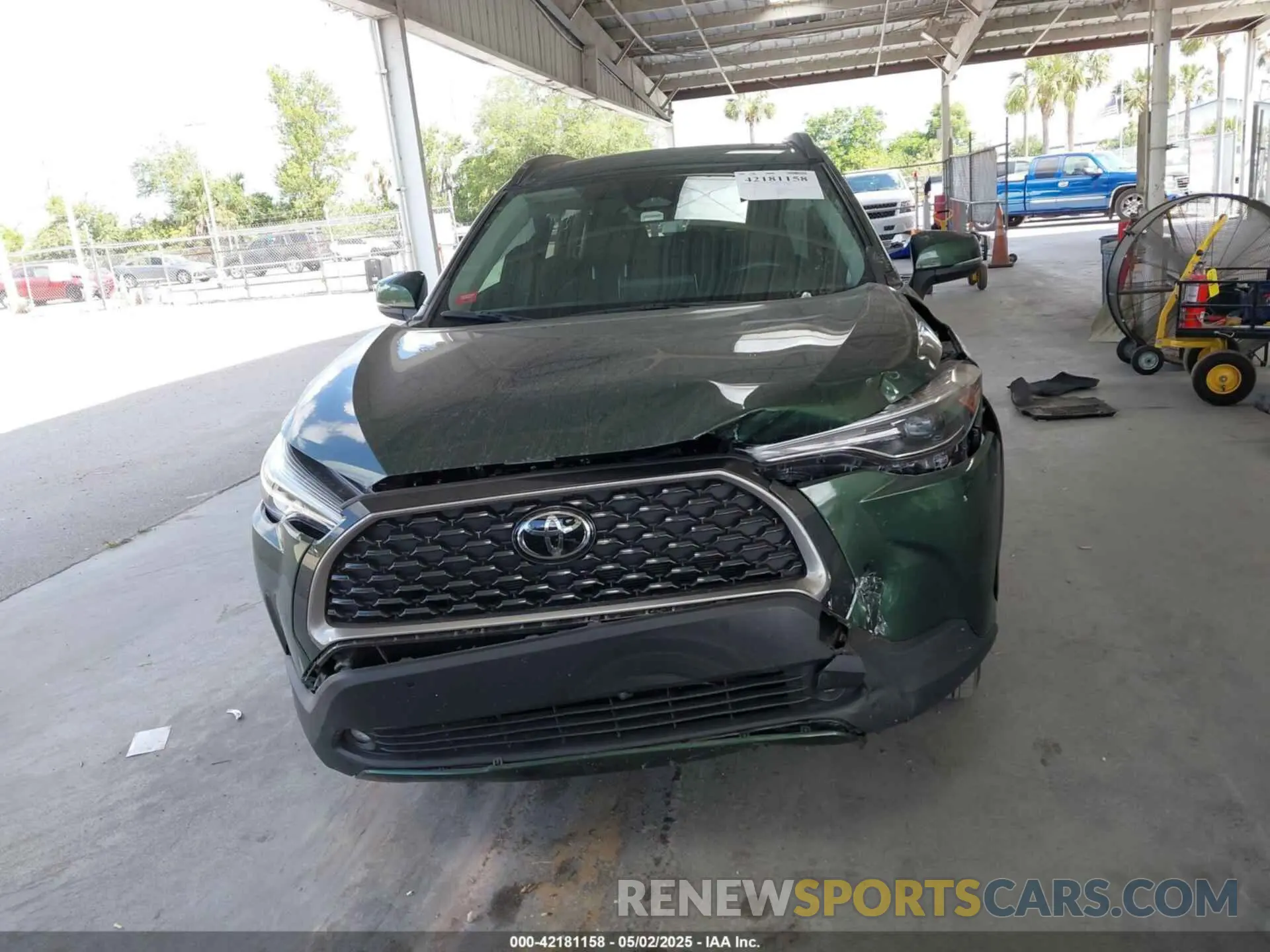 12 fotografías del automóvil dañado 7MUDAAAGXPV063698 TOYOTA COROLLA CROSS 2023