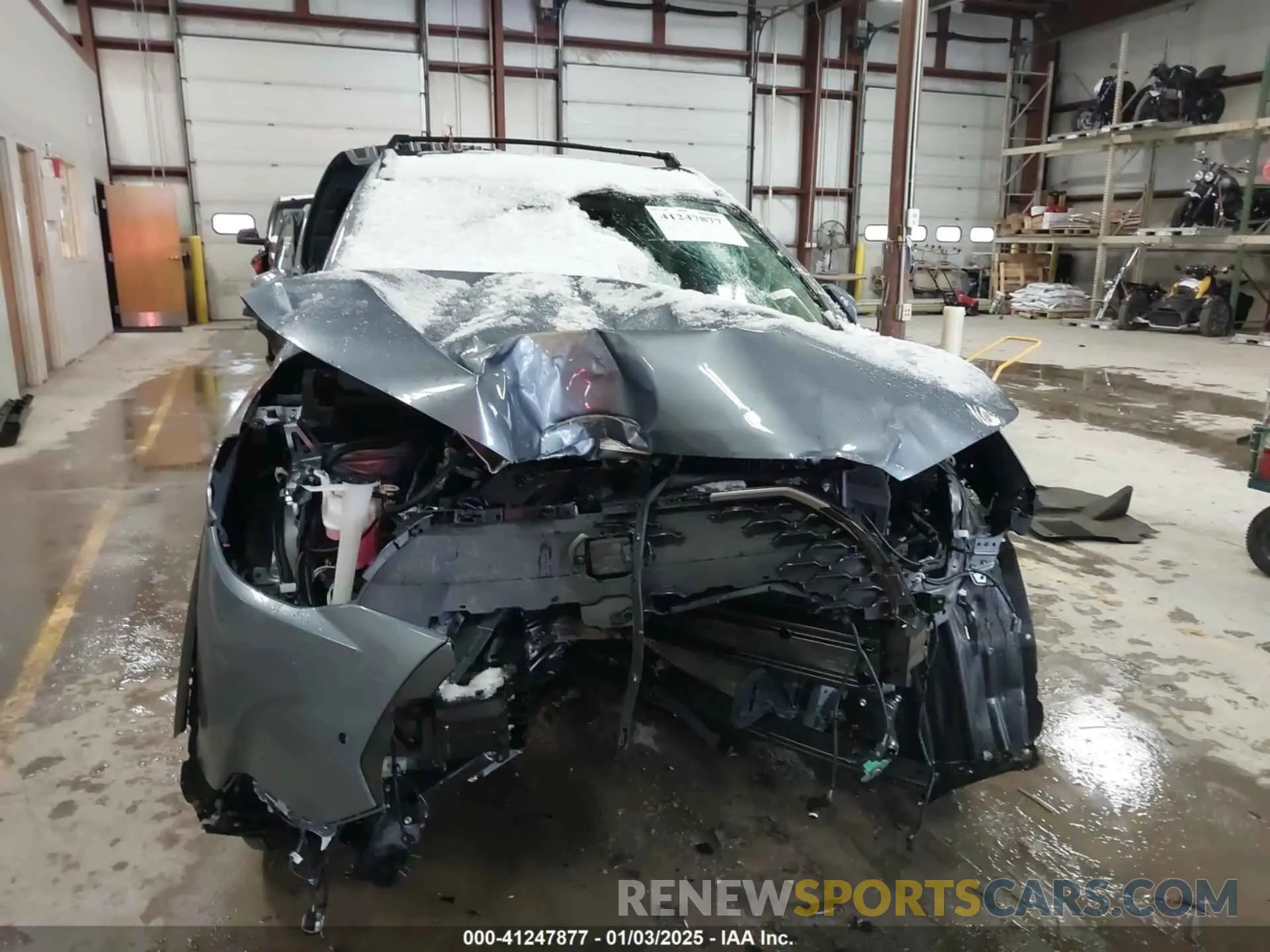 12 fotografías del automóvil dañado 7MUDAABG9PV078255 TOYOTA COROLLA CROSS 2023