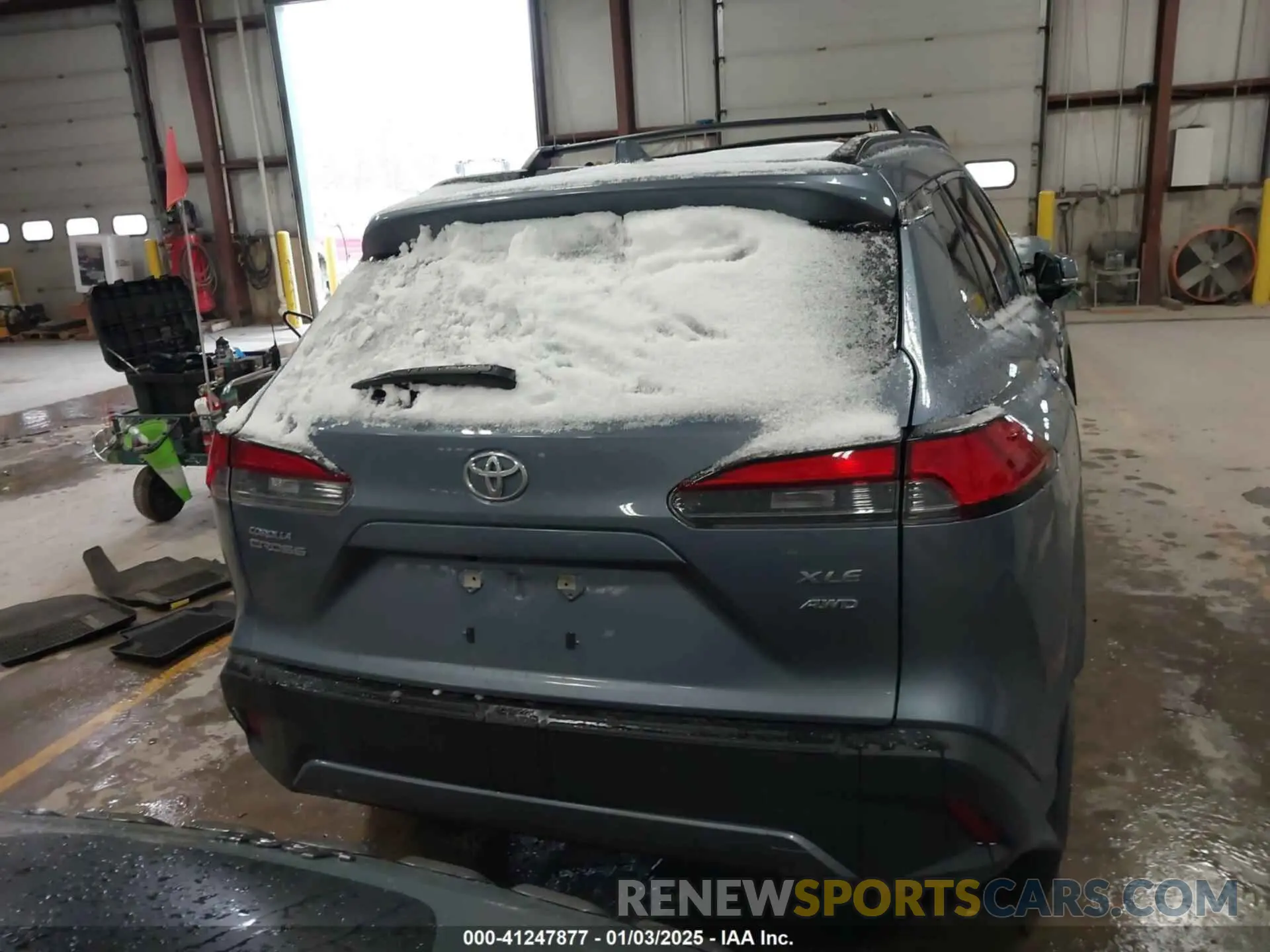 16 fotografías del automóvil dañado 7MUDAABG9PV078255 TOYOTA COROLLA CROSS 2023