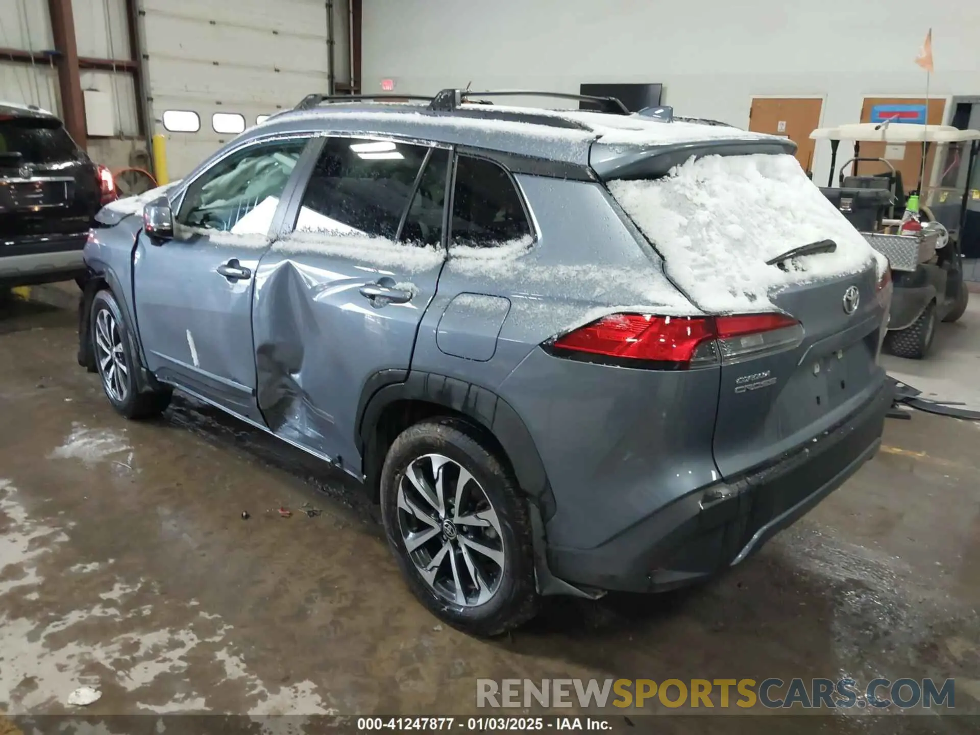 3 fotografías del automóvil dañado 7MUDAABG9PV078255 TOYOTA COROLLA CROSS 2023