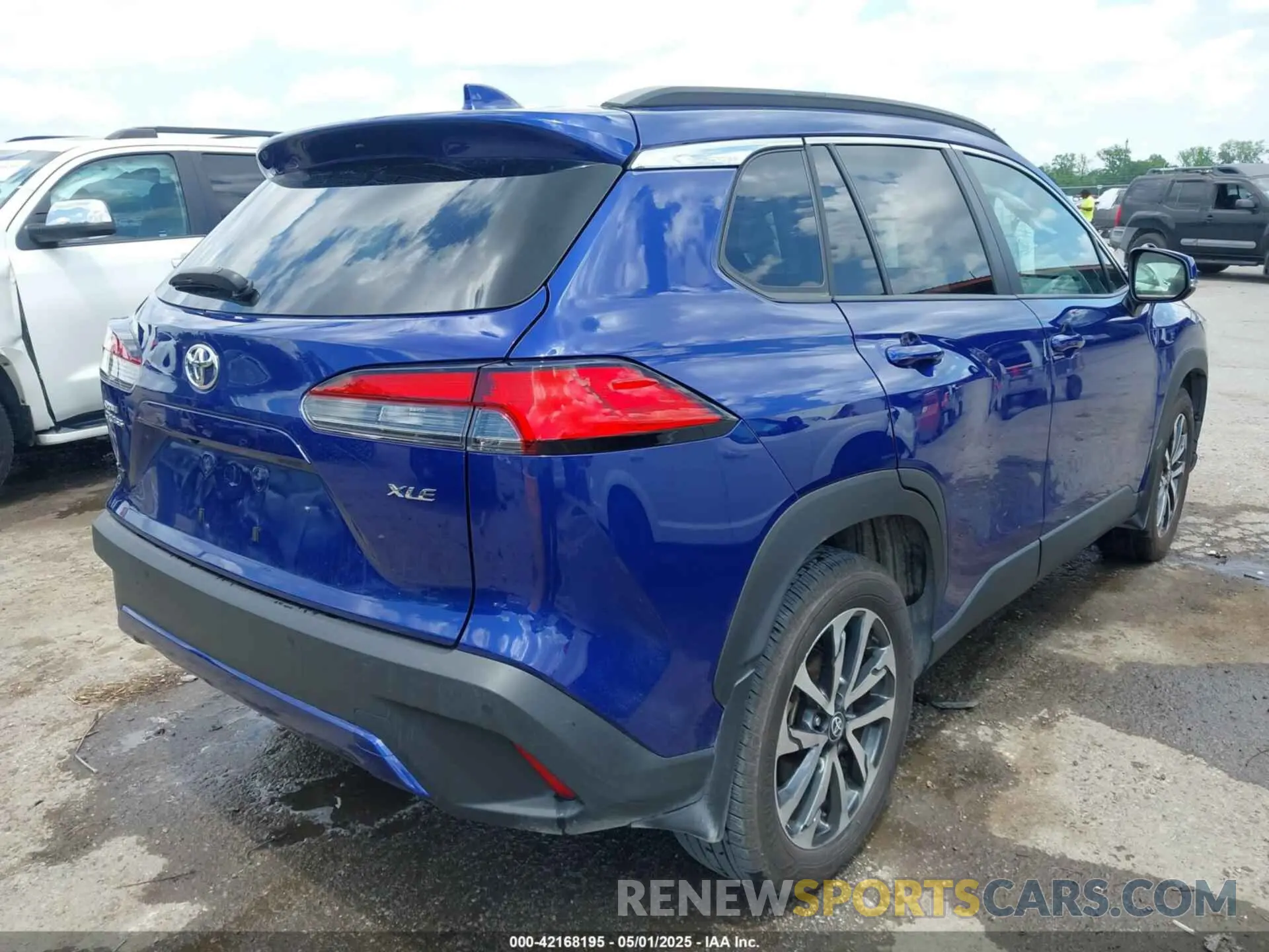 4 fotografías del automóvil dañado 7MUEAAAG7PV065106 TOYOTA COROLLA CROSS 2023
