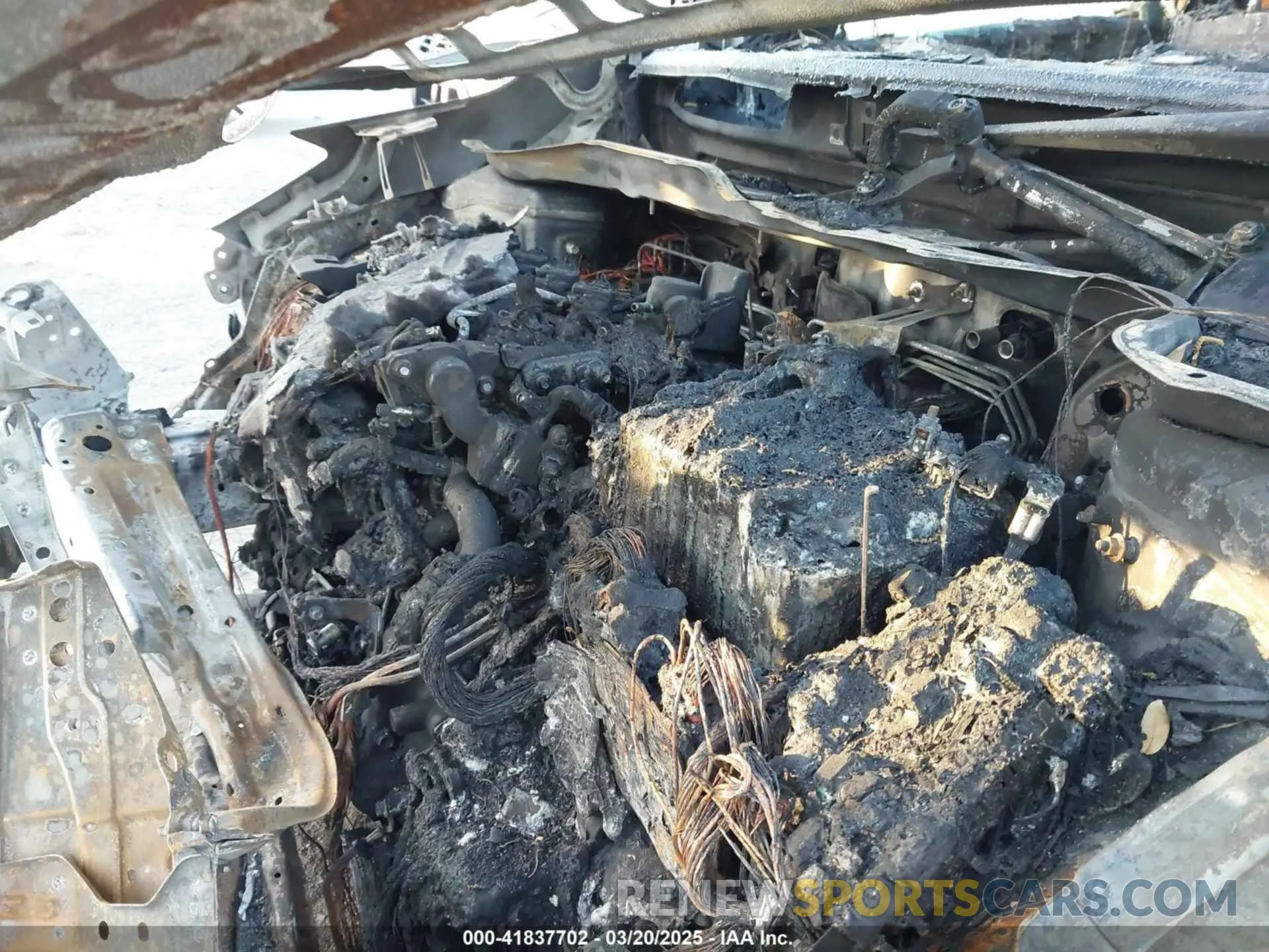10 fotografías del automóvil dañado 7MUEAAAGXPV064614 TOYOTA COROLLA CROSS 2023