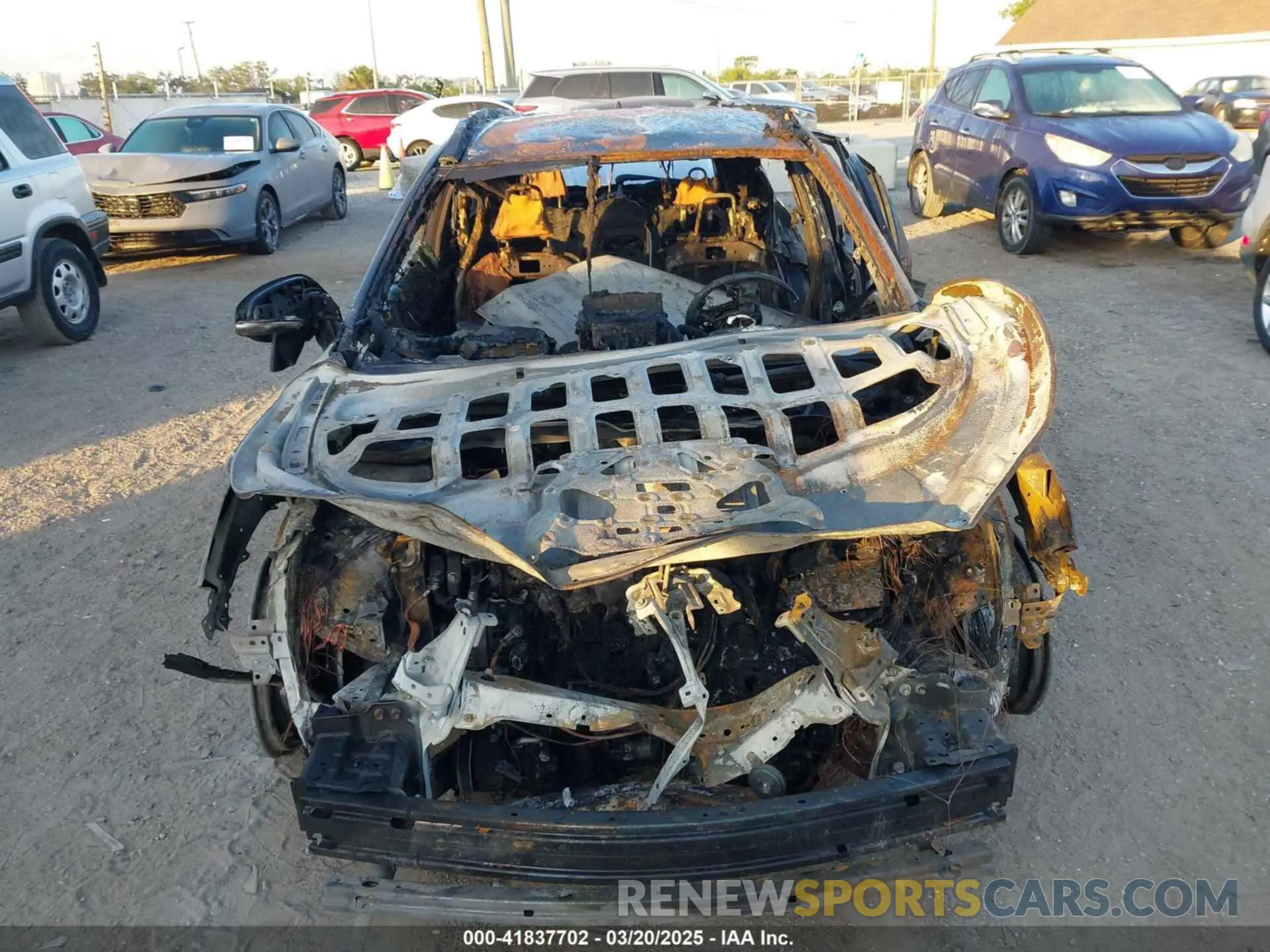 6 fotografías del automóvil dañado 7MUEAAAGXPV064614 TOYOTA COROLLA CROSS 2023