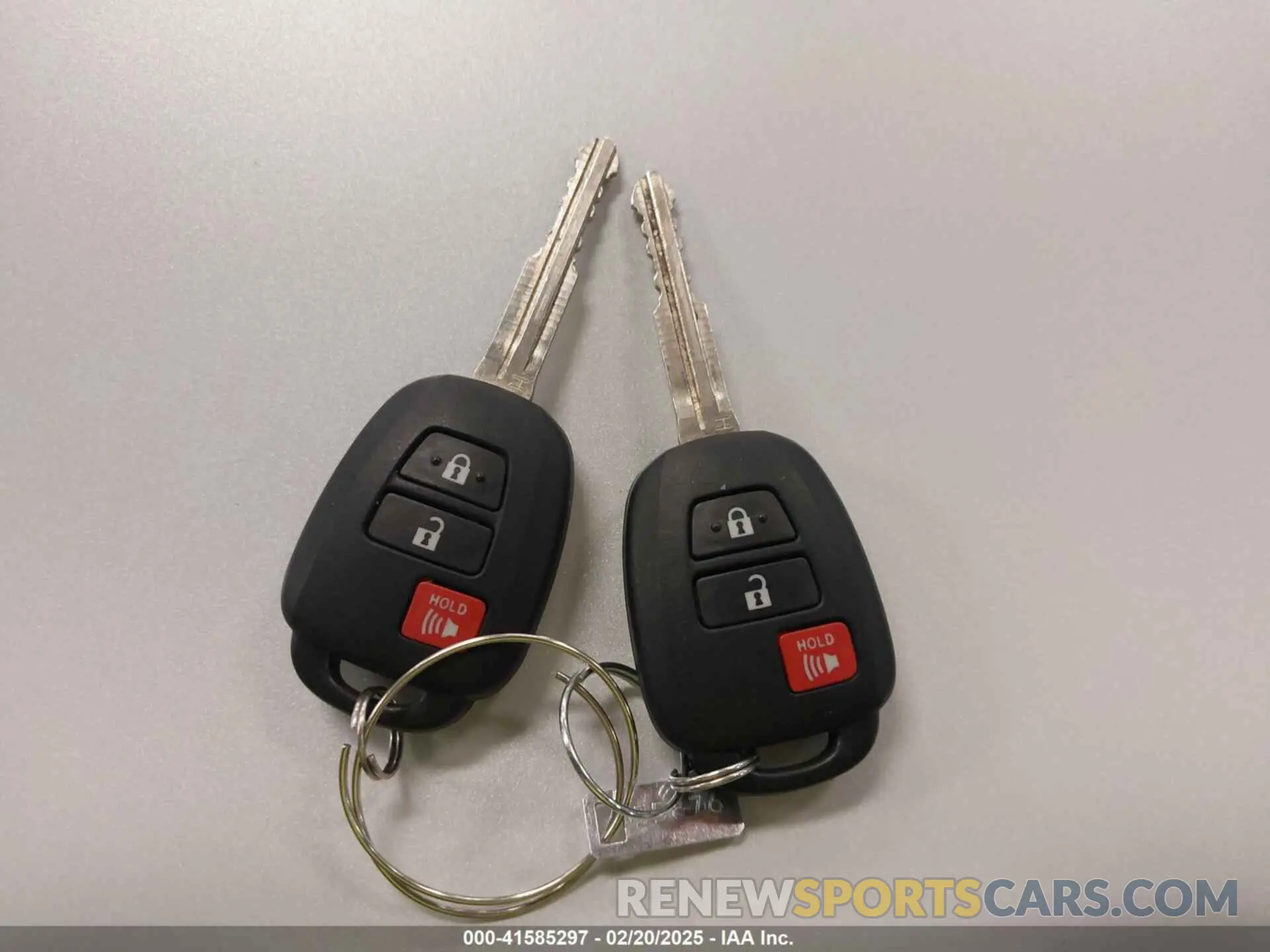 11 fotografías del automóvil dañado 7MUAAAAG0RV099499 TOYOTA COROLLA CROSS 2024