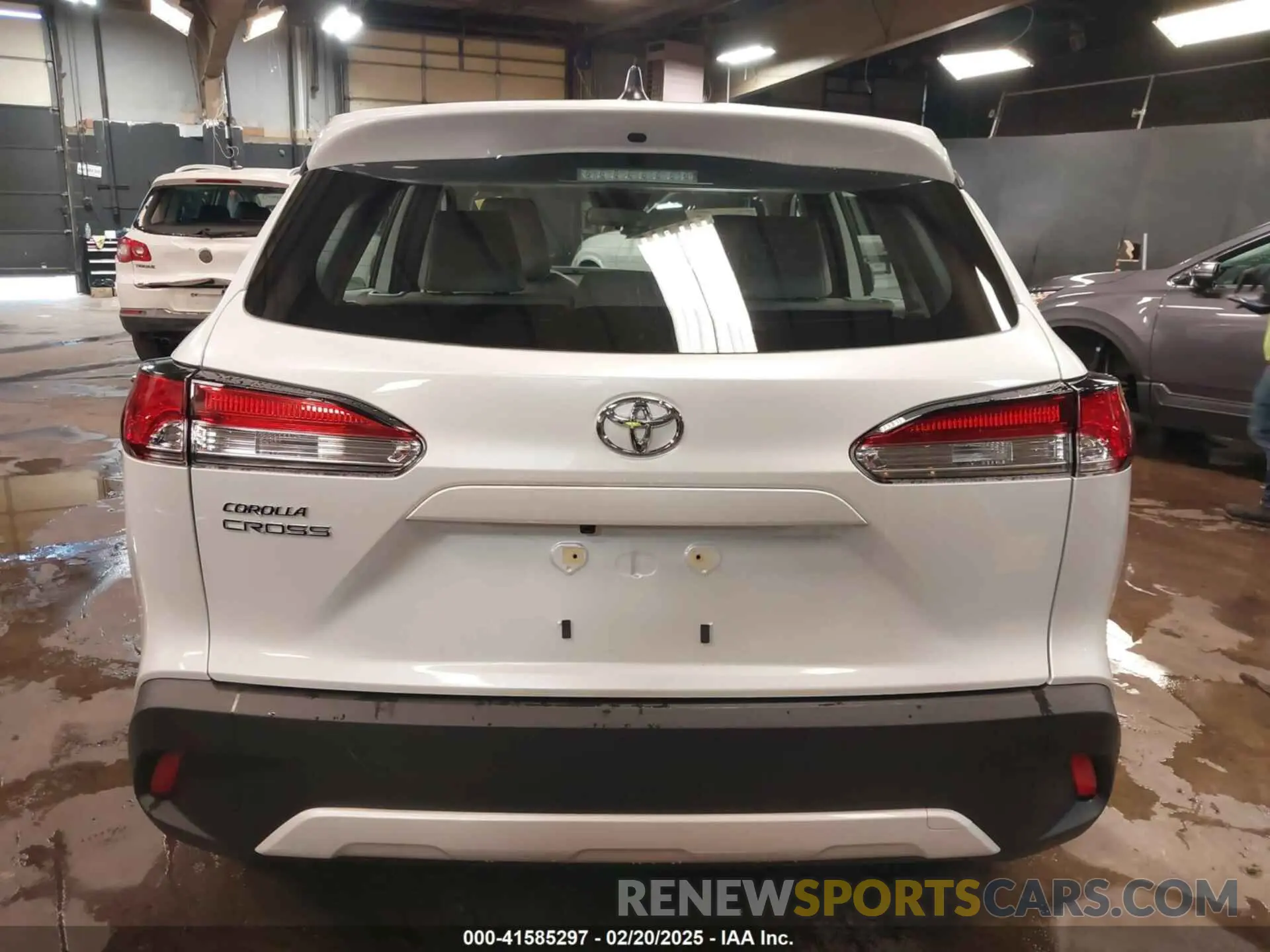 16 fotografías del automóvil dañado 7MUAAAAG0RV099499 TOYOTA COROLLA CROSS 2024
