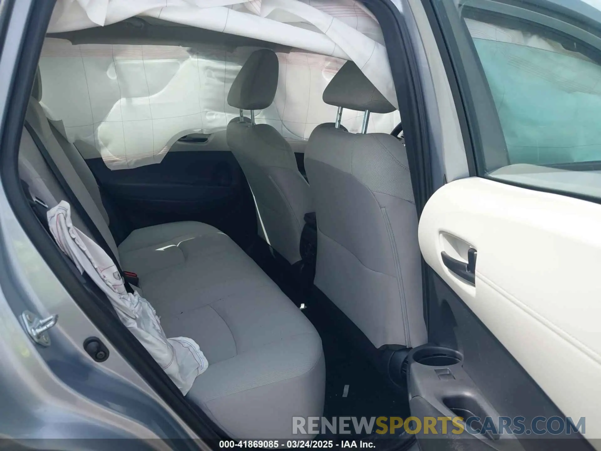 8 fotografías del automóvil dañado 7MUAAAAG2RV090223 TOYOTA COROLLA CROSS 2024