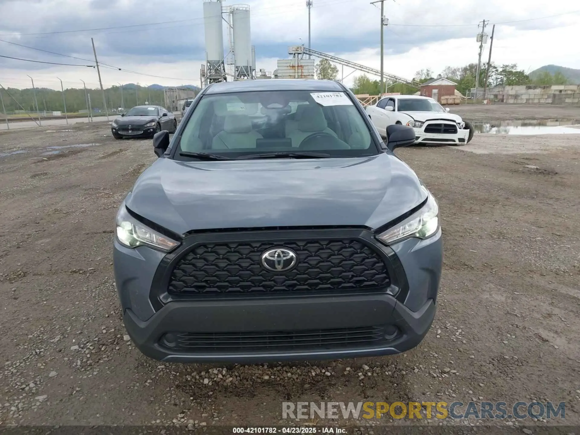 13 fotografías del automóvil dañado 7MUAAAAG2RV115508 TOYOTA COROLLA CROSS 2024