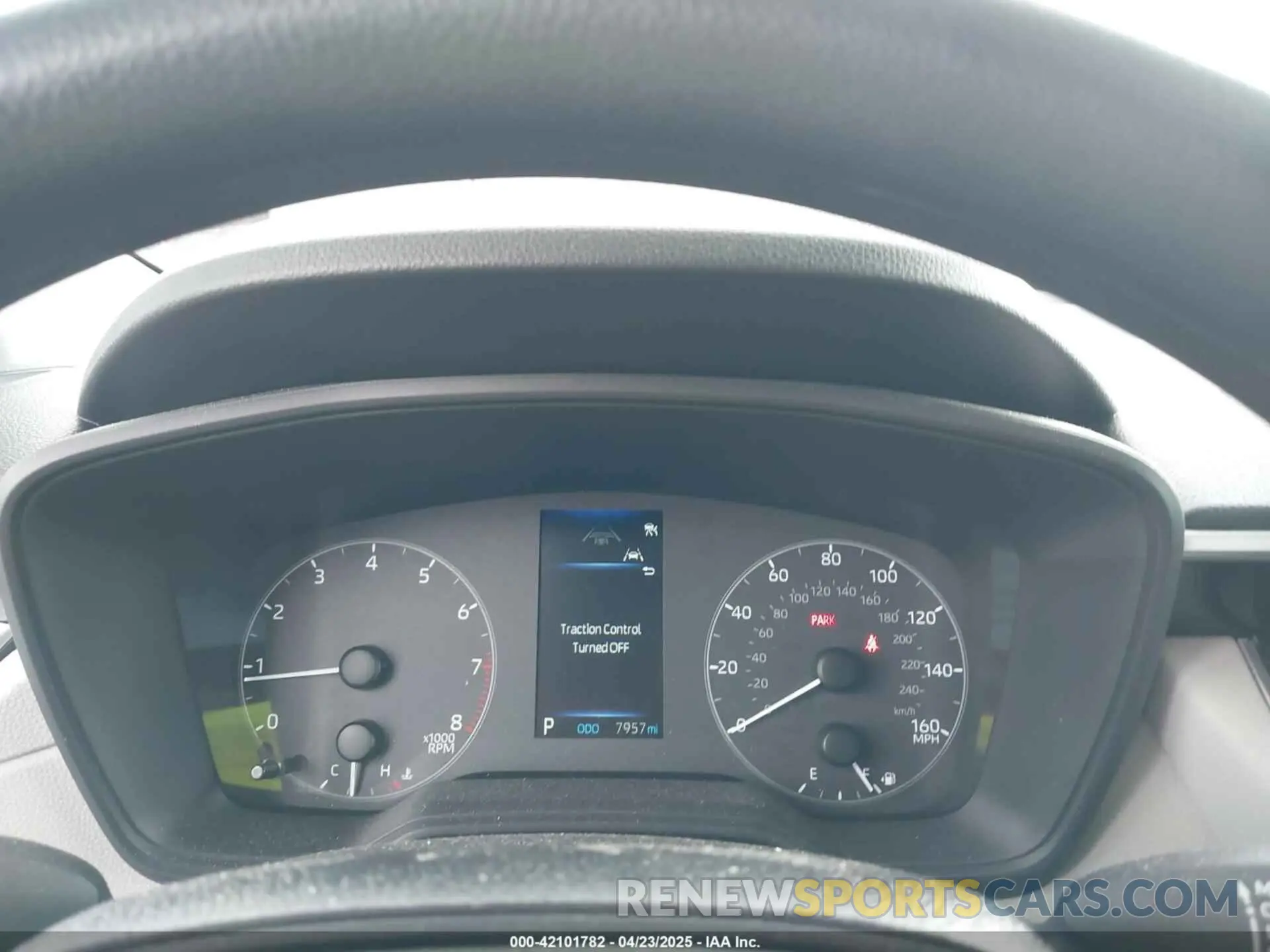 7 fotografías del automóvil dañado 7MUAAAAG2RV115508 TOYOTA COROLLA CROSS 2024