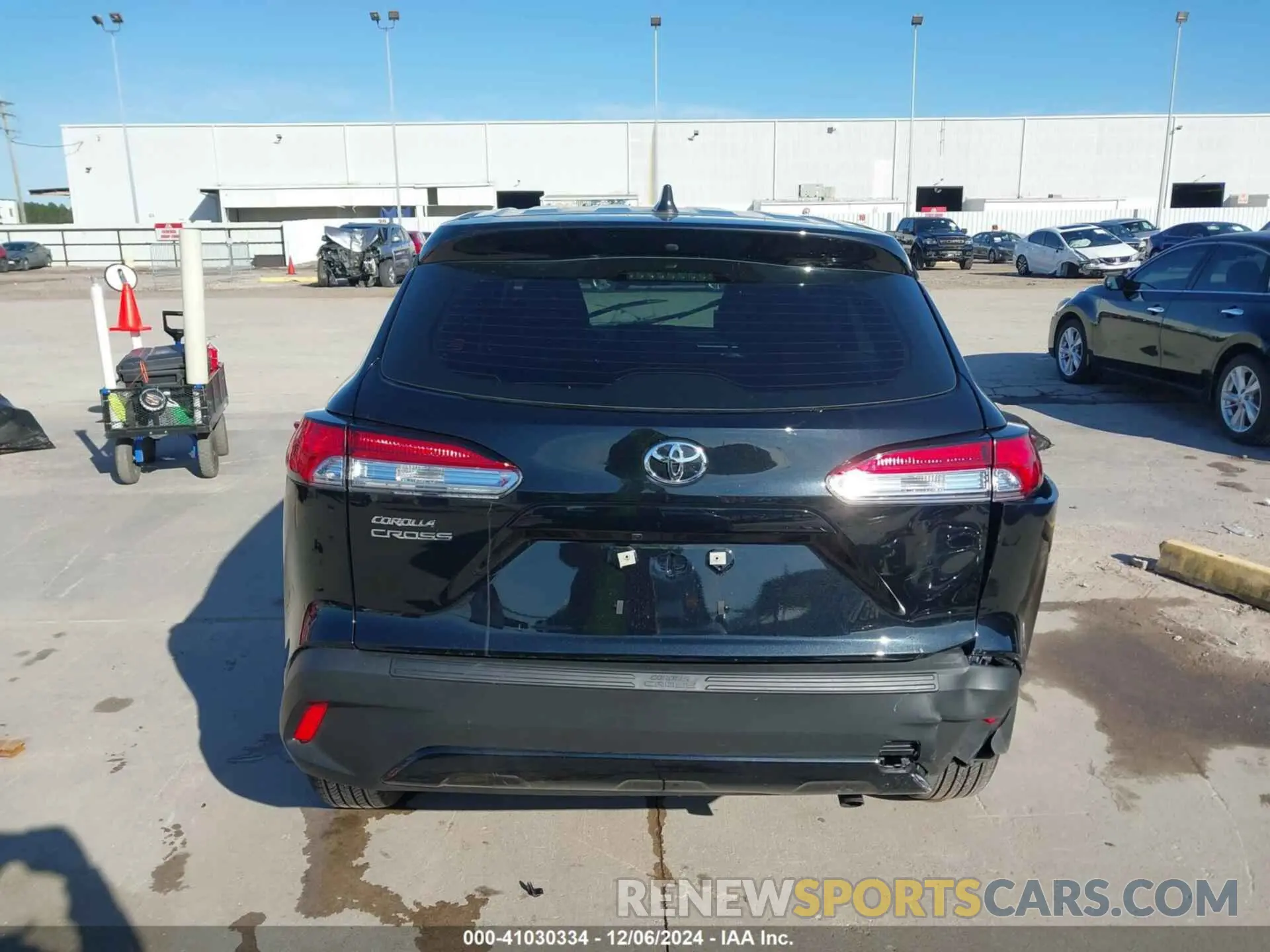 17 fotografías del automóvil dañado 7MUAAAAG3RV104291 TOYOTA COROLLA CROSS 2024