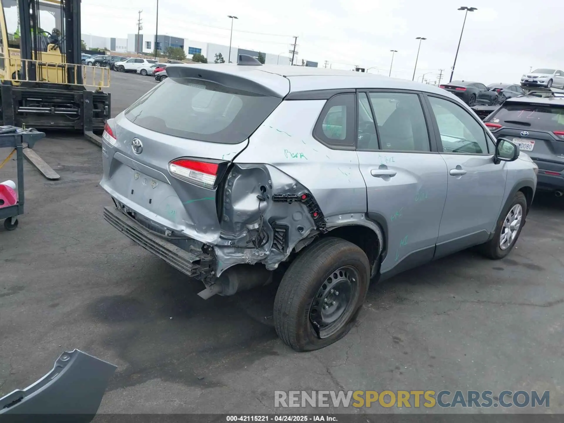 6 fotografías del automóvil dañado 7MUAAAAG4RV077960 TOYOTA COROLLA CROSS 2024