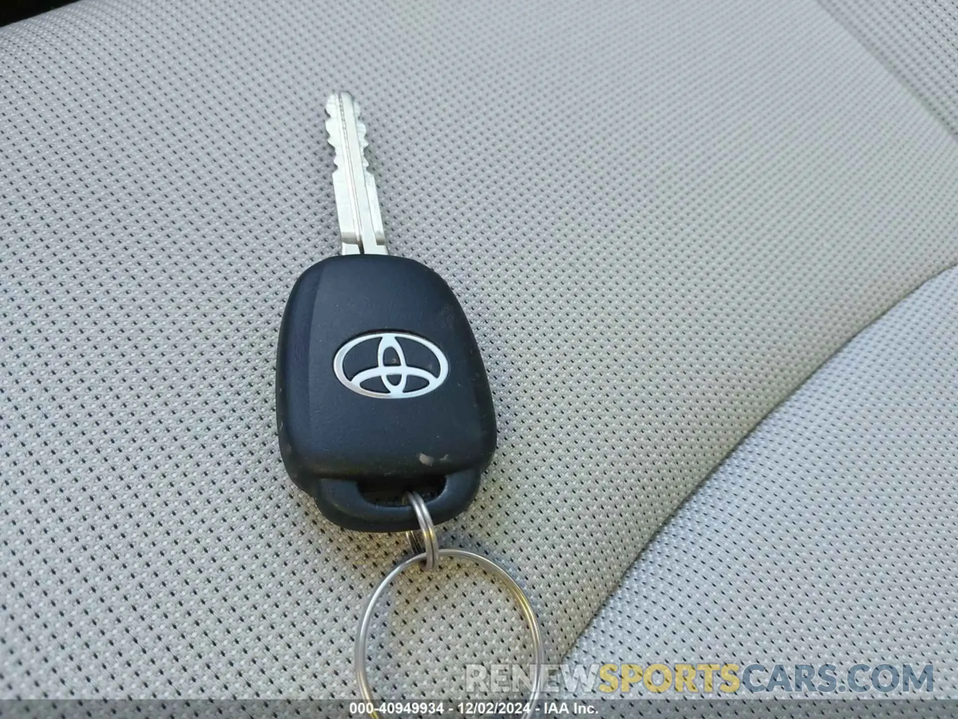 11 fotografías del automóvil dañado 7MUAAAAG6RV083422 TOYOTA COROLLA CROSS 2024