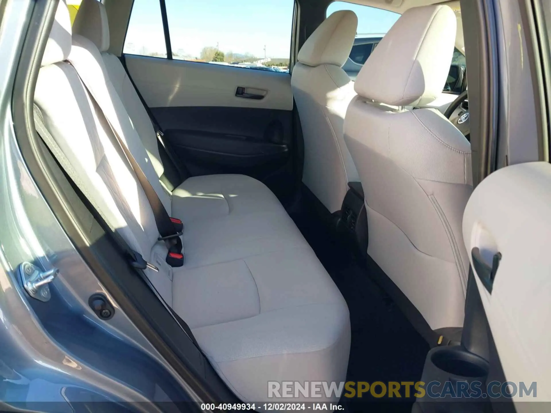 8 fotografías del automóvil dañado 7MUAAAAG6RV083422 TOYOTA COROLLA CROSS 2024
