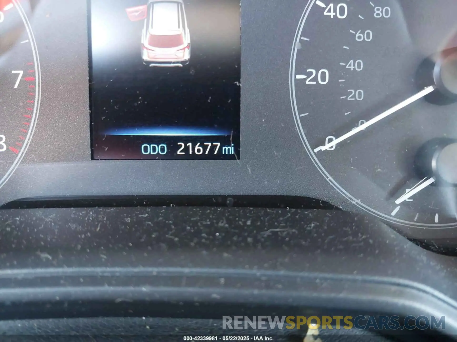 14 fotografías del automóvil dañado 7MUAAAAG7RV079895 TOYOTA COROLLA CROSS 2024
