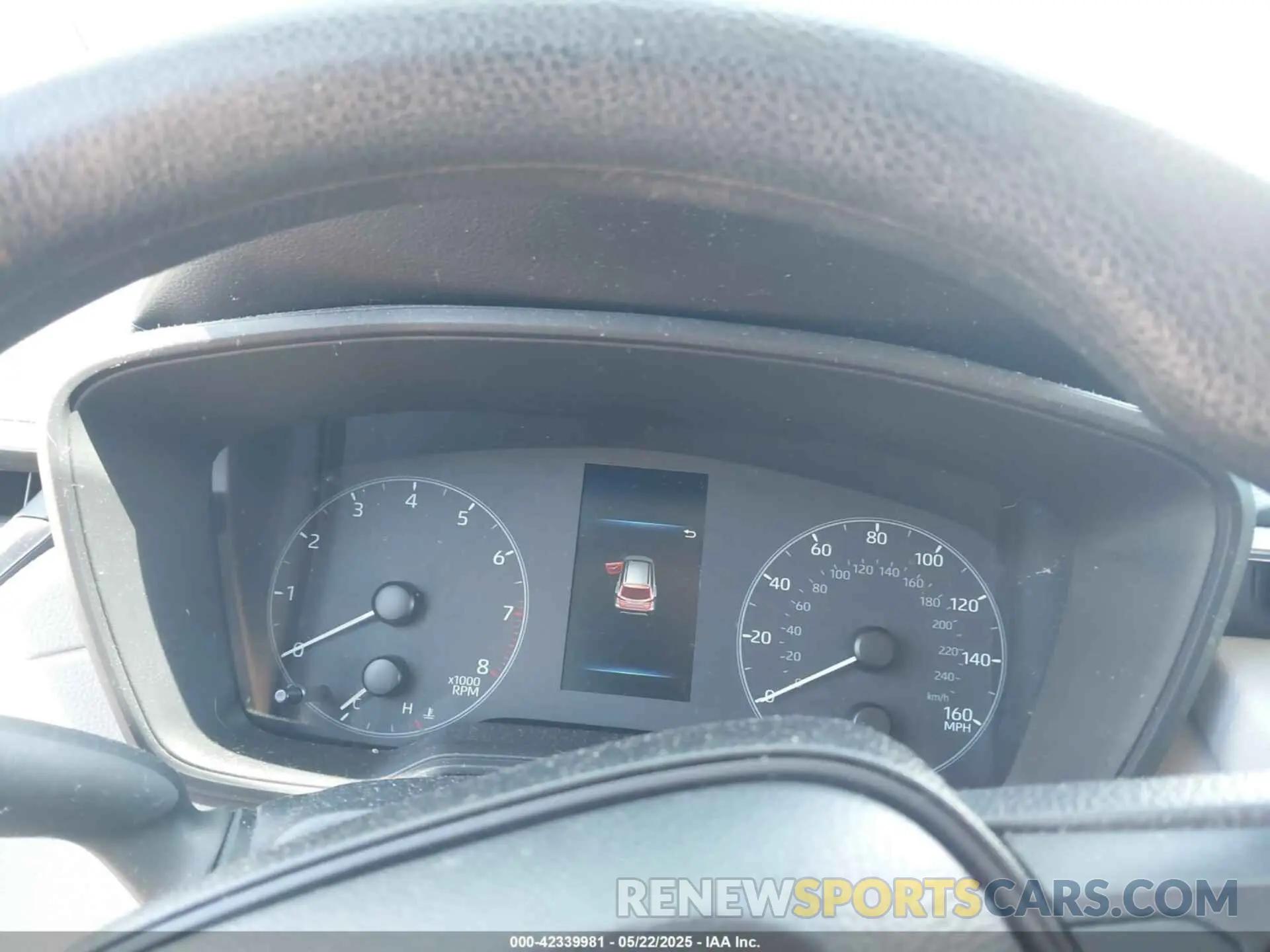 7 fotografías del automóvil dañado 7MUAAAAG7RV079895 TOYOTA COROLLA CROSS 2024