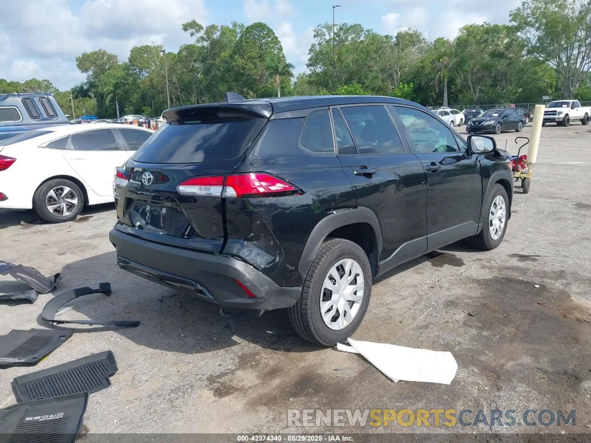 4 fotografías del automóvil dañado 7MUAAAAG7RV101166 TOYOTA COROLLA CROSS 2024