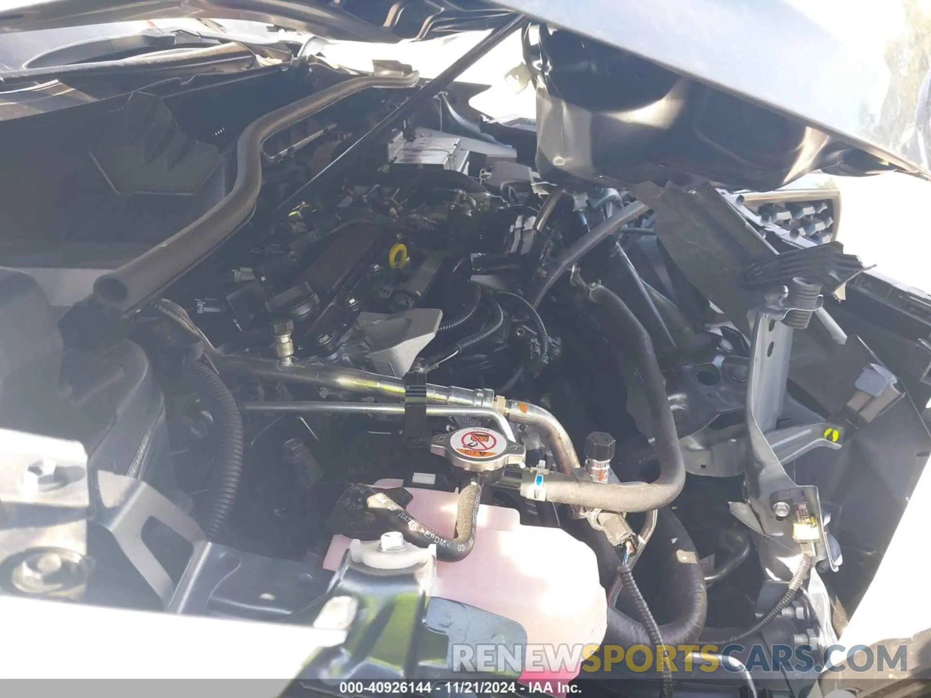 16 fotografías del automóvil dañado 7MUAAAAG9RV096181 TOYOTA COROLLA CROSS 2024