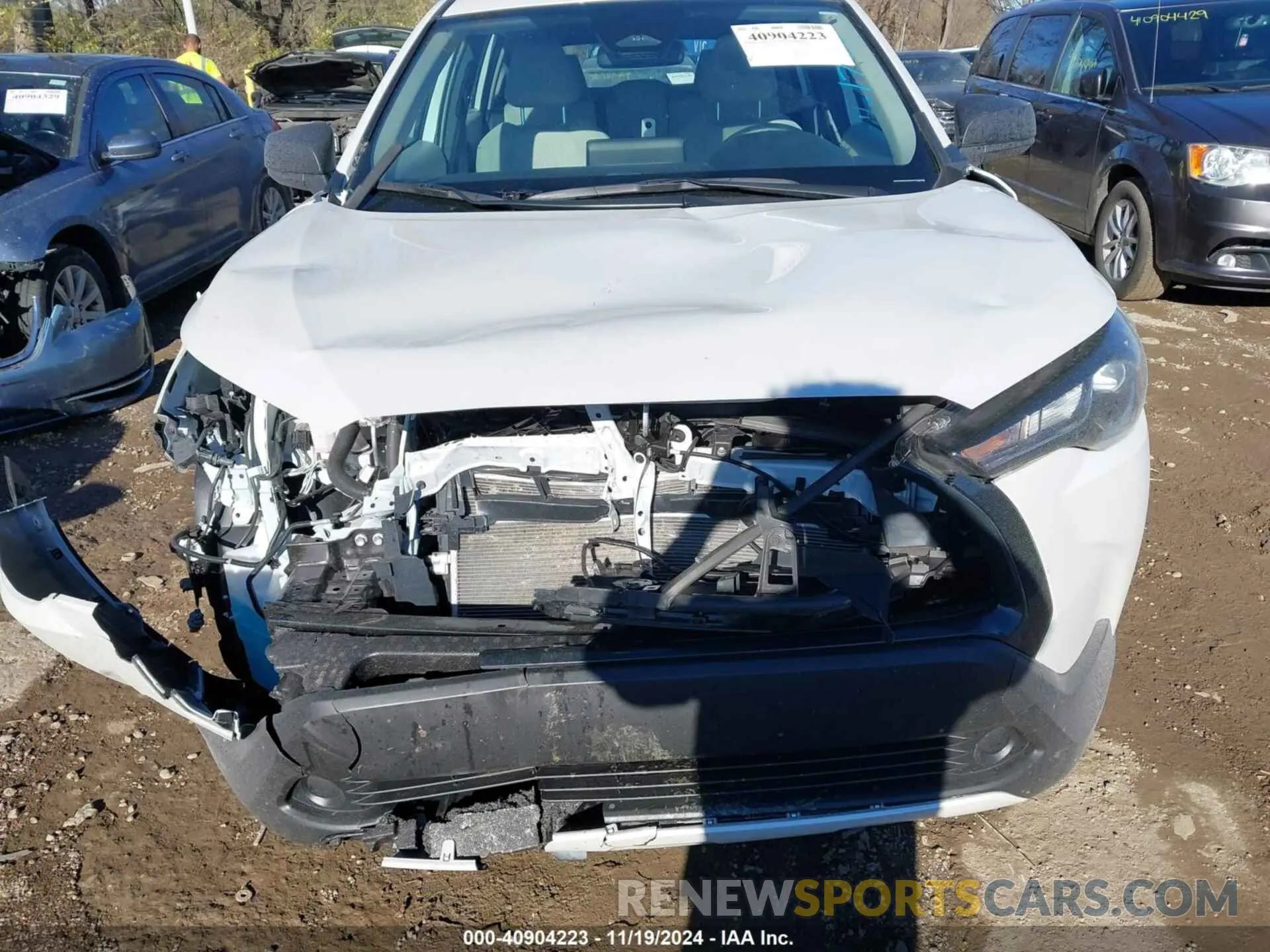 12 fotografías del automóvil dañado 7MUAAABG4RV094613 TOYOTA COROLLA CROSS 2024